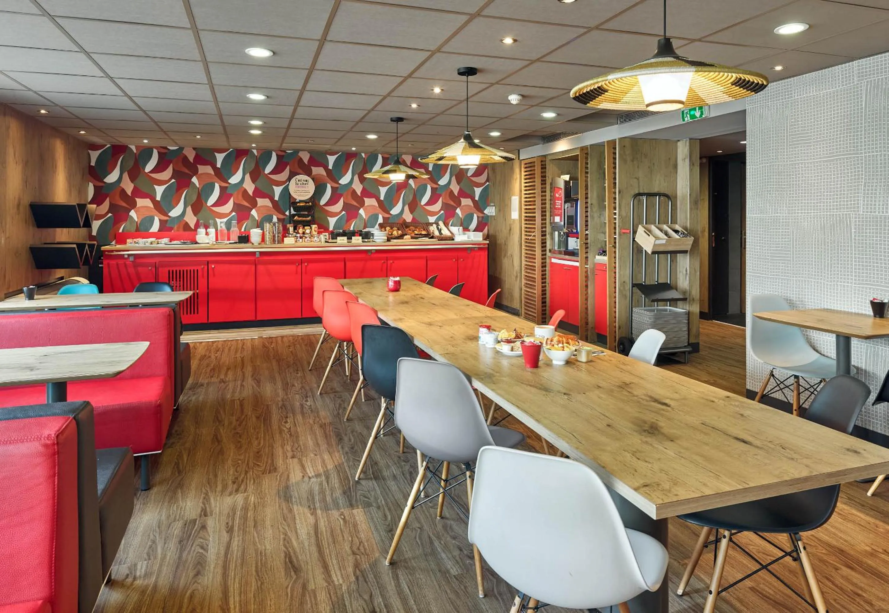 Restaurant/places to eat in B&B HOTEL Versailles Le Chesnay