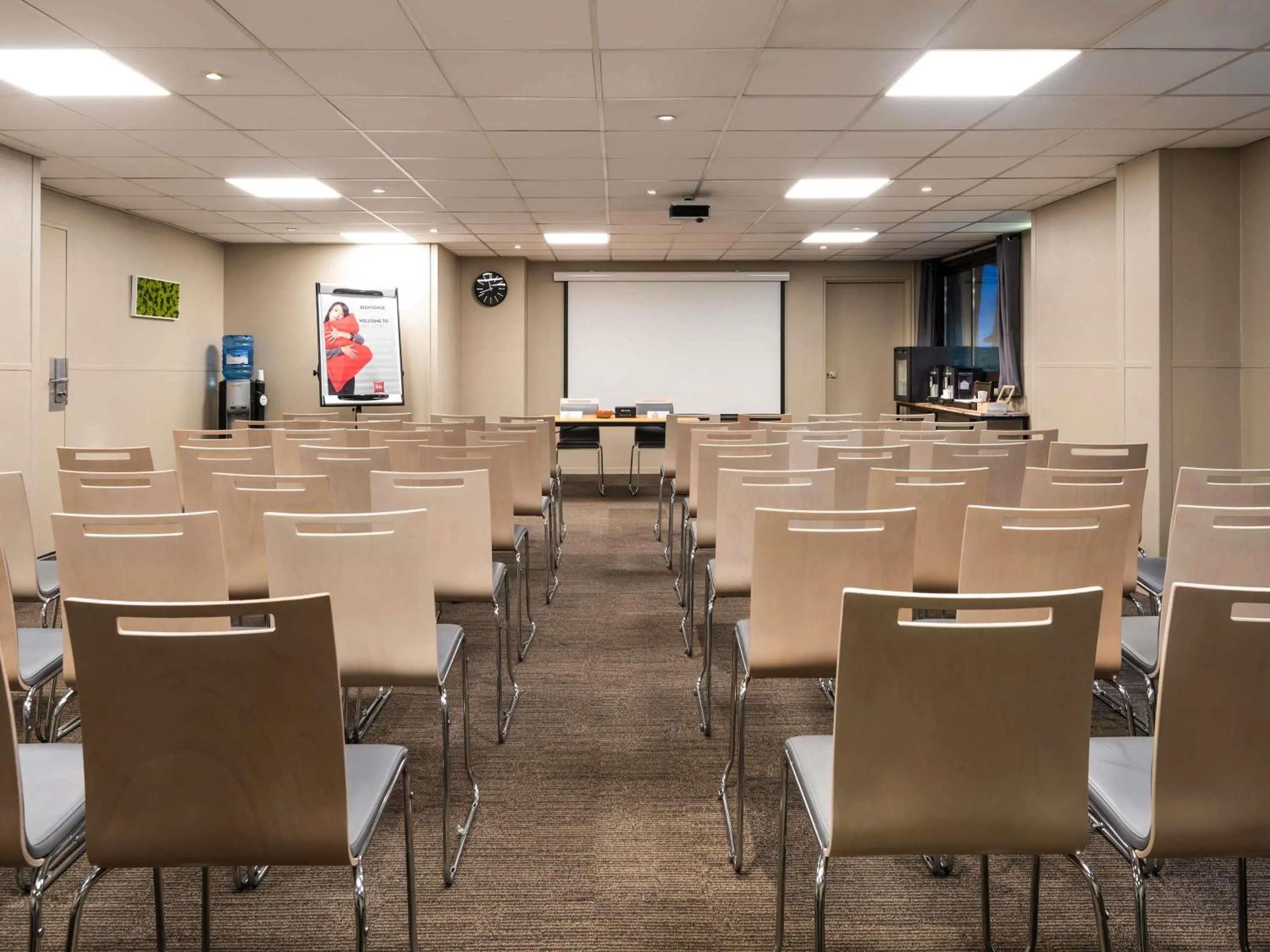Meeting/conference room in ibis Paris Alesia Montparnasse