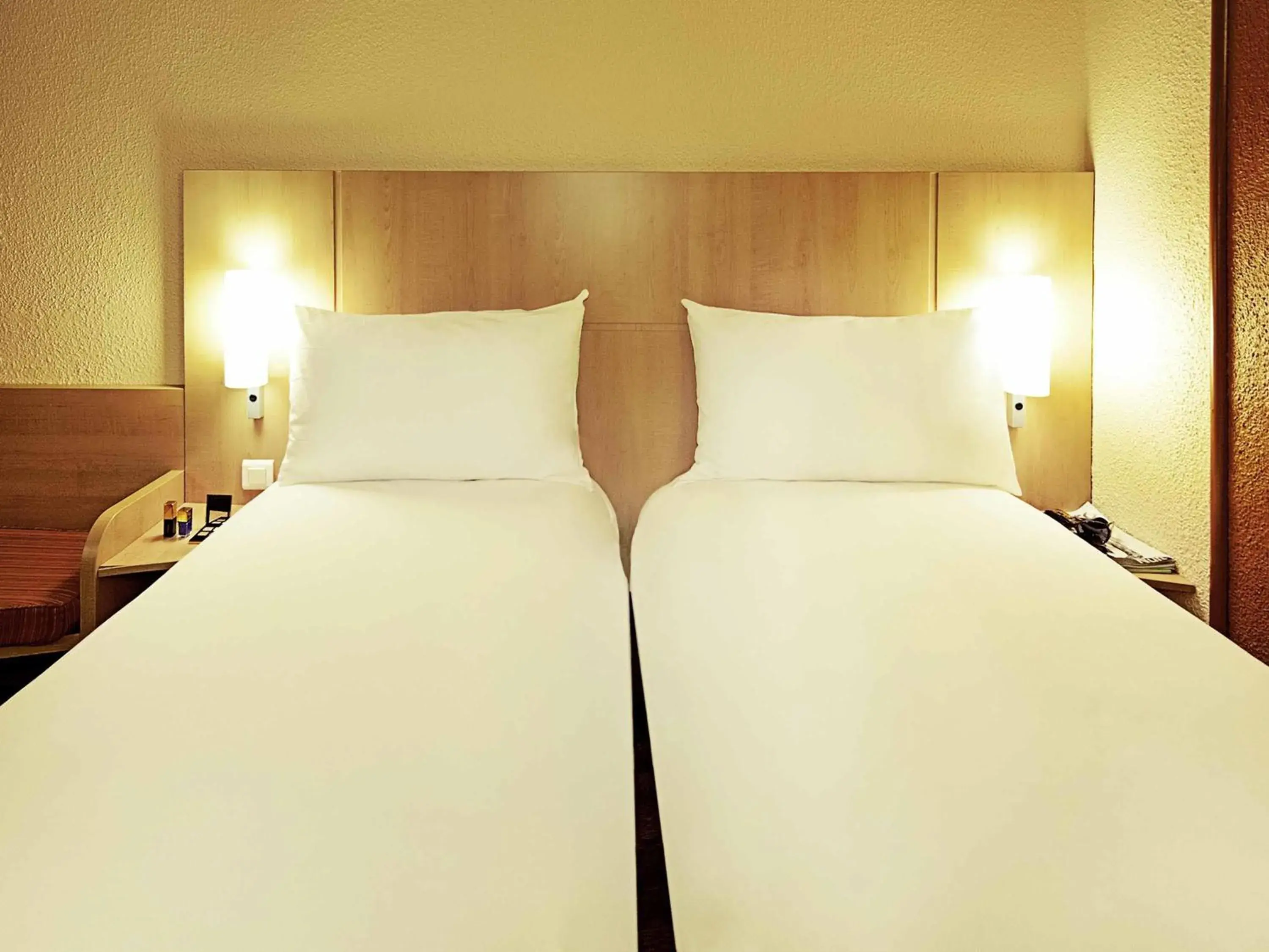 Bedroom, Bed in ibis Château de Fontainebleau Bedroom, Bed in ibis Château de Fontainebleau