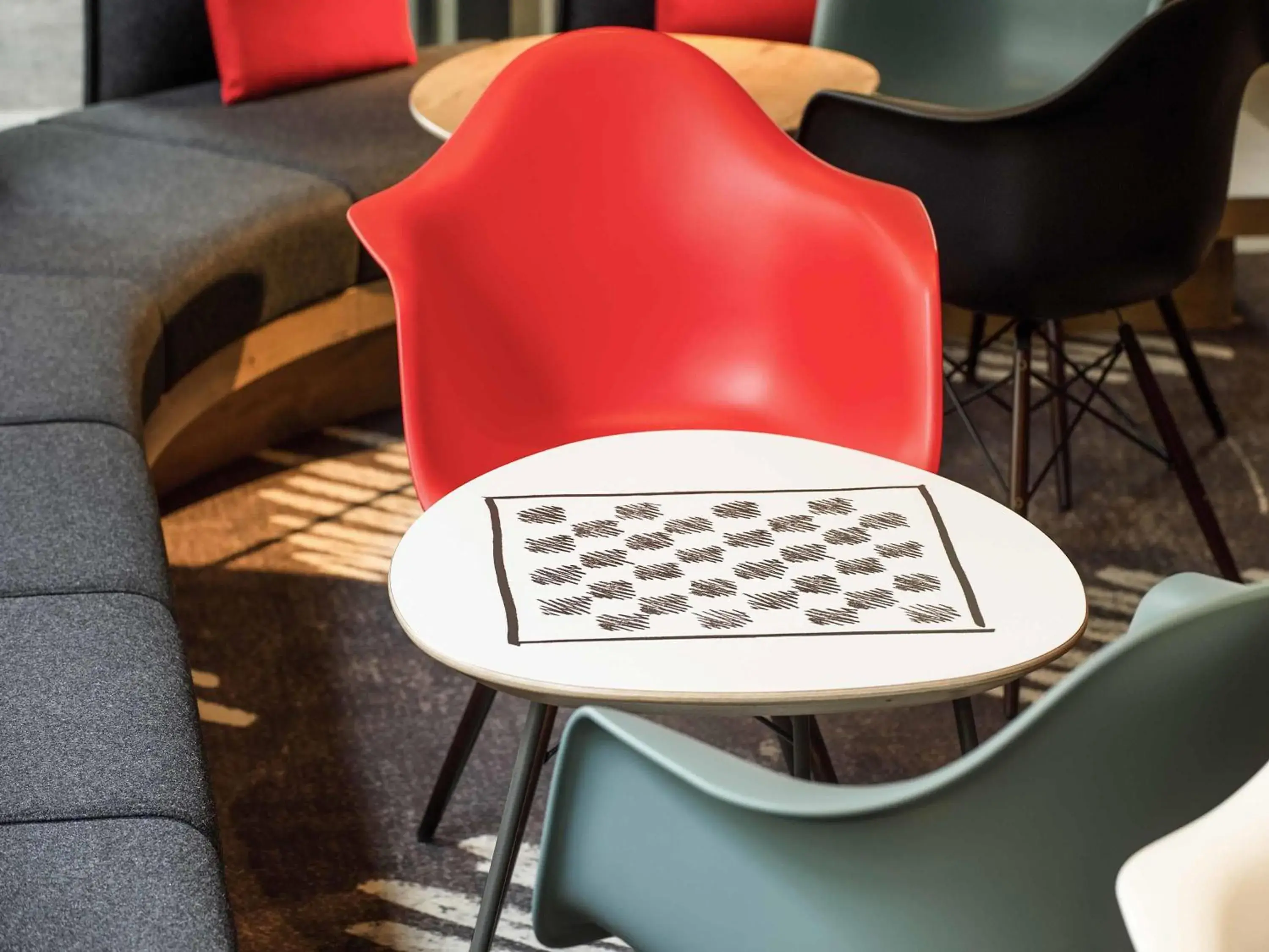 Lounge or bar in ibis Château de Fontainebleau Lounge or bar in ibis Château de Fontainebleau