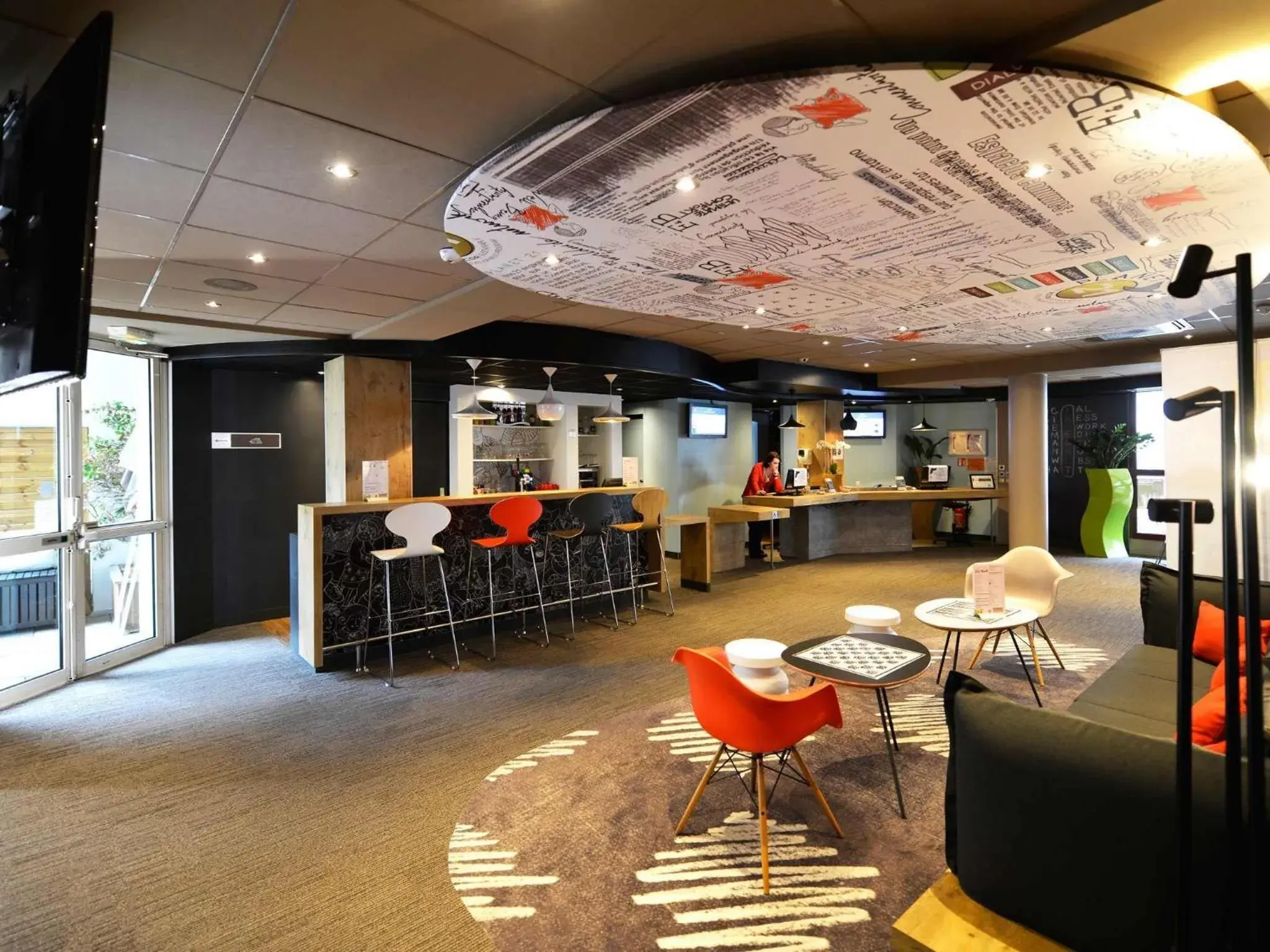 Property building in ibis Château de Fontainebleau Property building in ibis Château de Fontainebleau