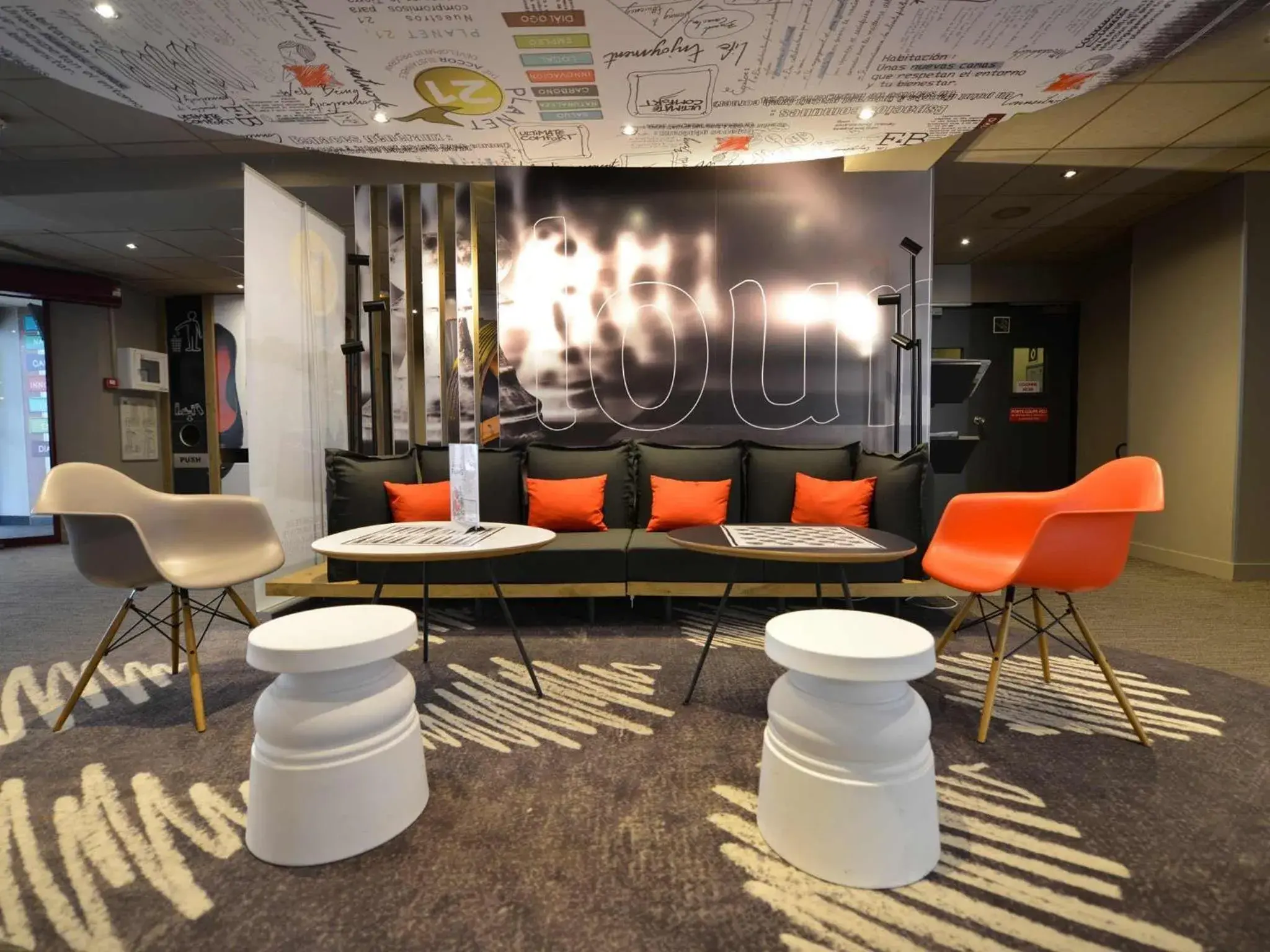 Property building in ibis Château de Fontainebleau Property building in ibis Château de Fontainebleau