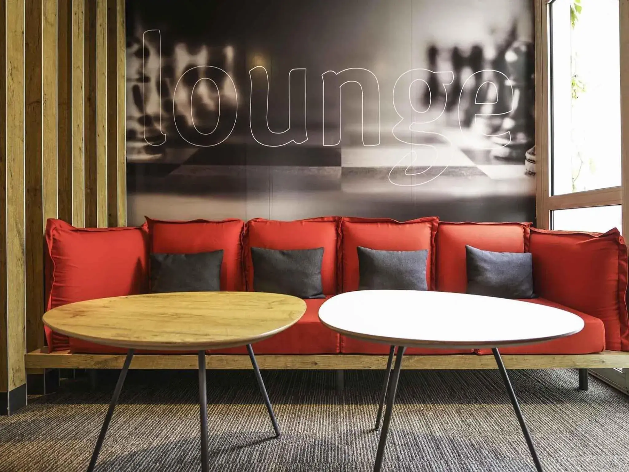 Property building in ibis Château de Fontainebleau Property building in ibis Château de Fontainebleau