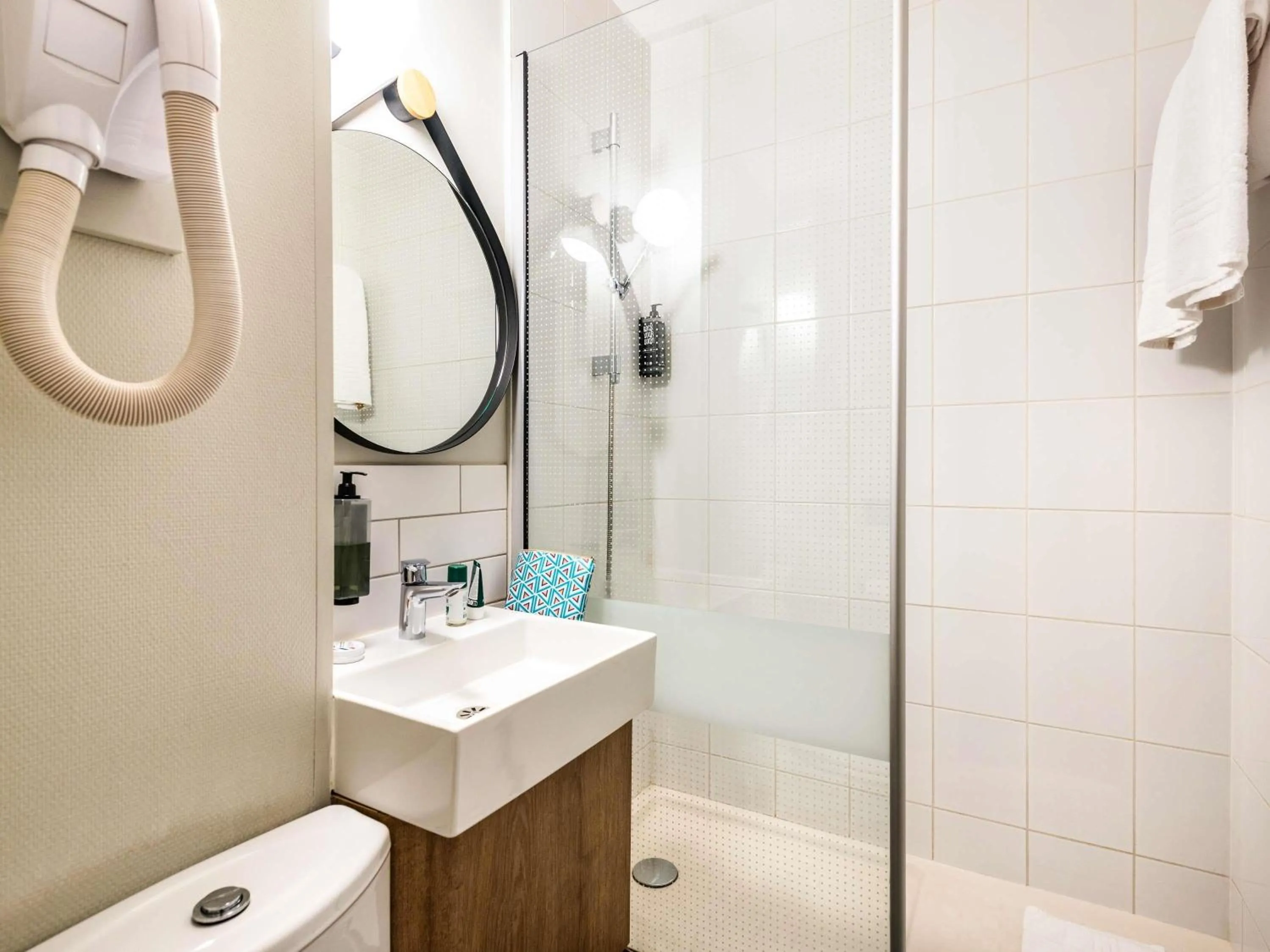 Bedroom in ibis Besançon Marchaux