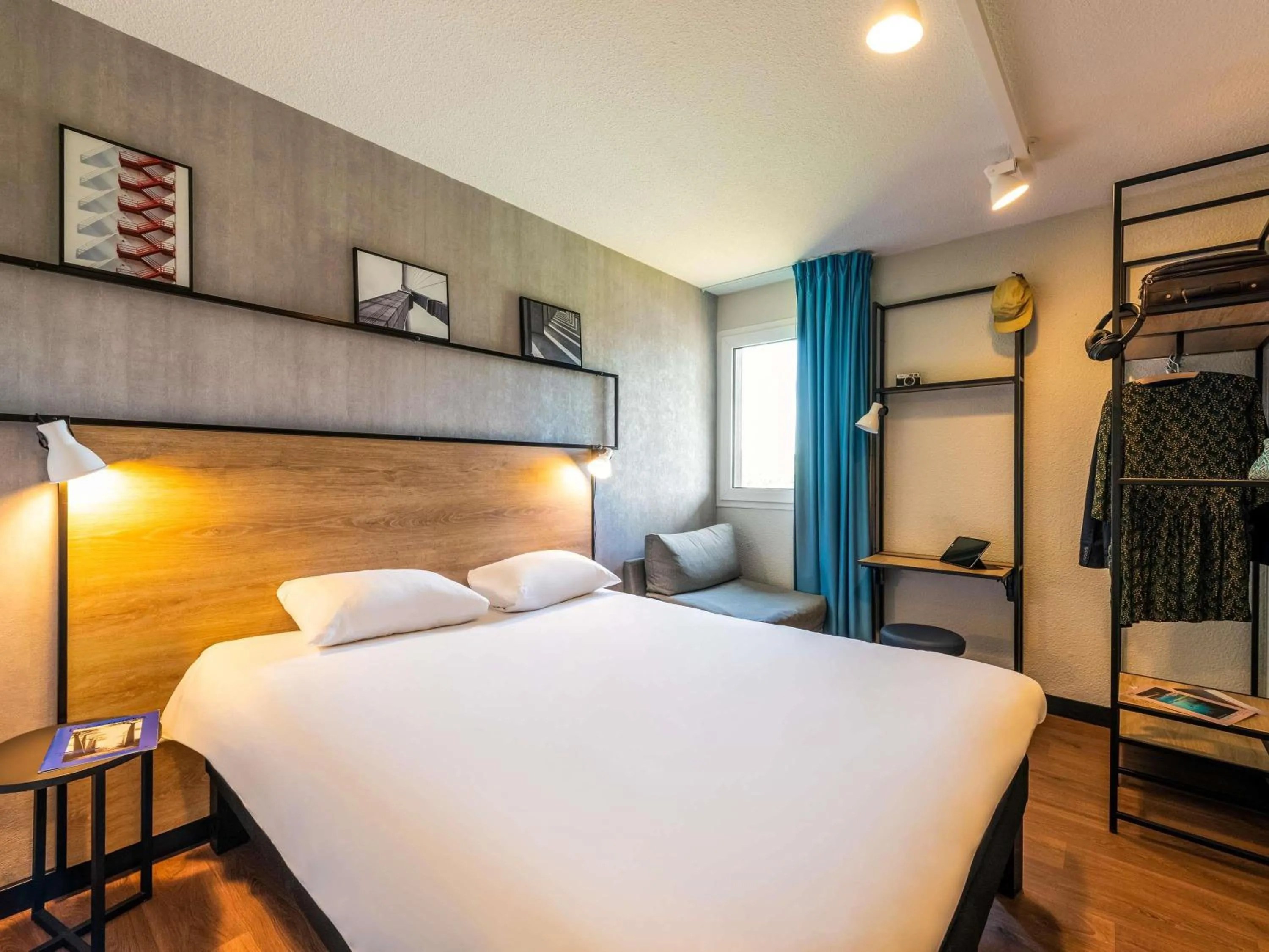 Bedroom, Bed in ibis Besançon Marchaux