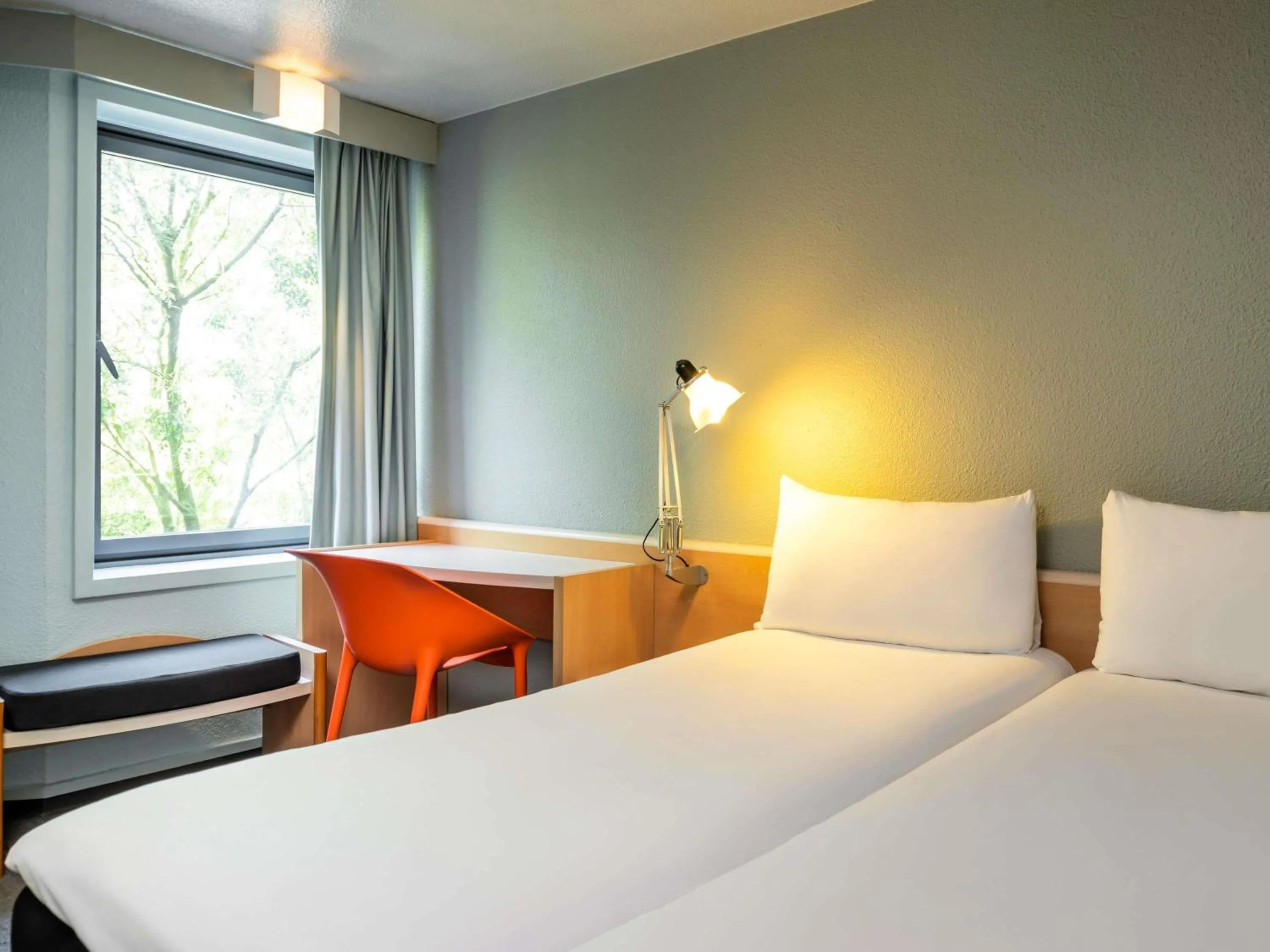 Bedroom, Bed in ibis Paris La Villette Cité des Sciences 19ème