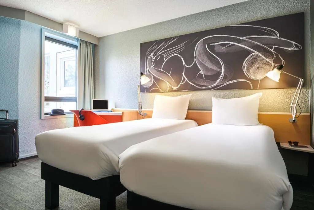 Property building, Bed in ibis Paris La Villette Cité des Sciences 19ème
