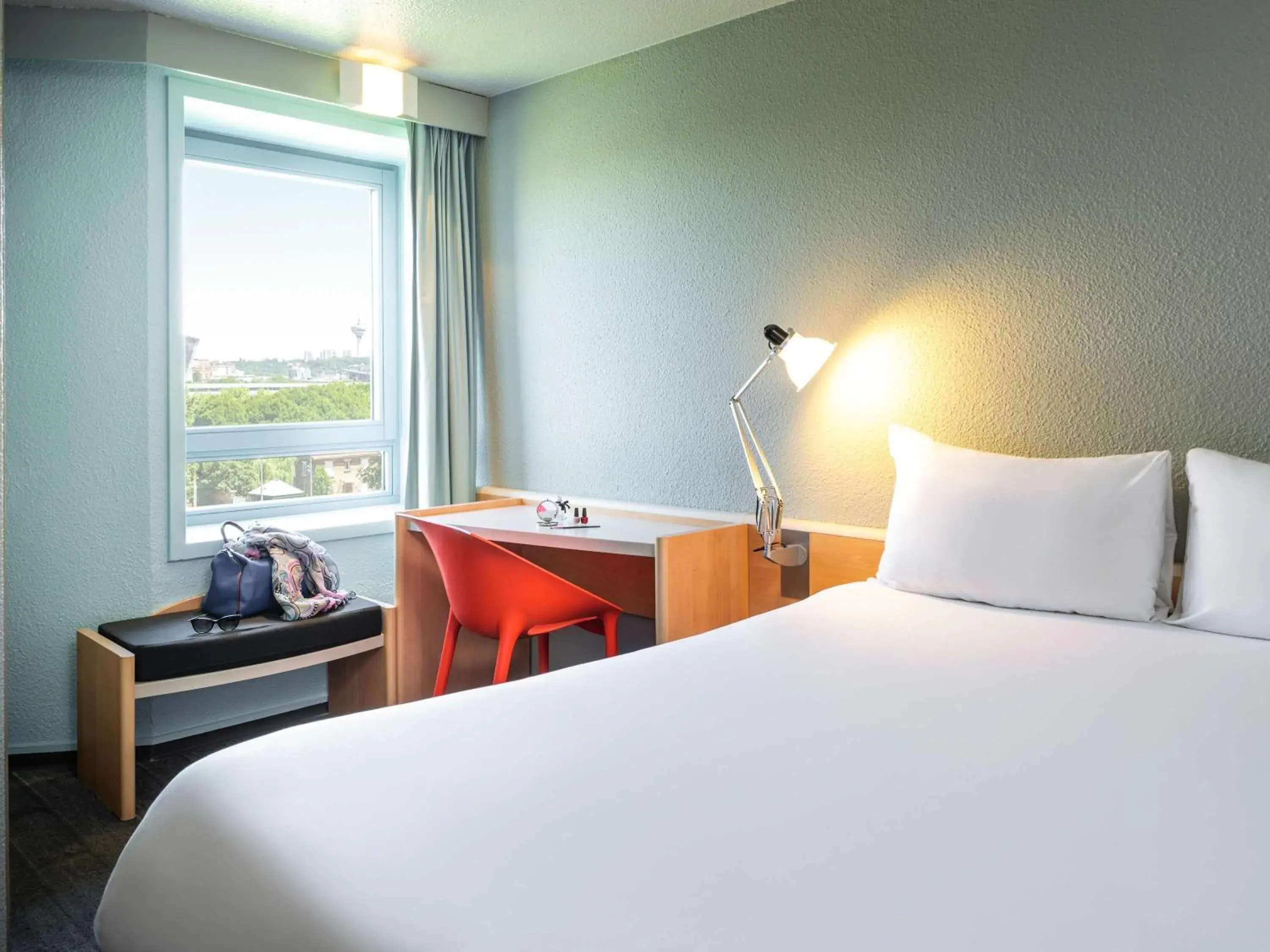 Property building, Bed in ibis Paris La Villette Cité des Sciences 19ème Property building, Bed in ibis Paris La Villette Cité des Sciences 19ème