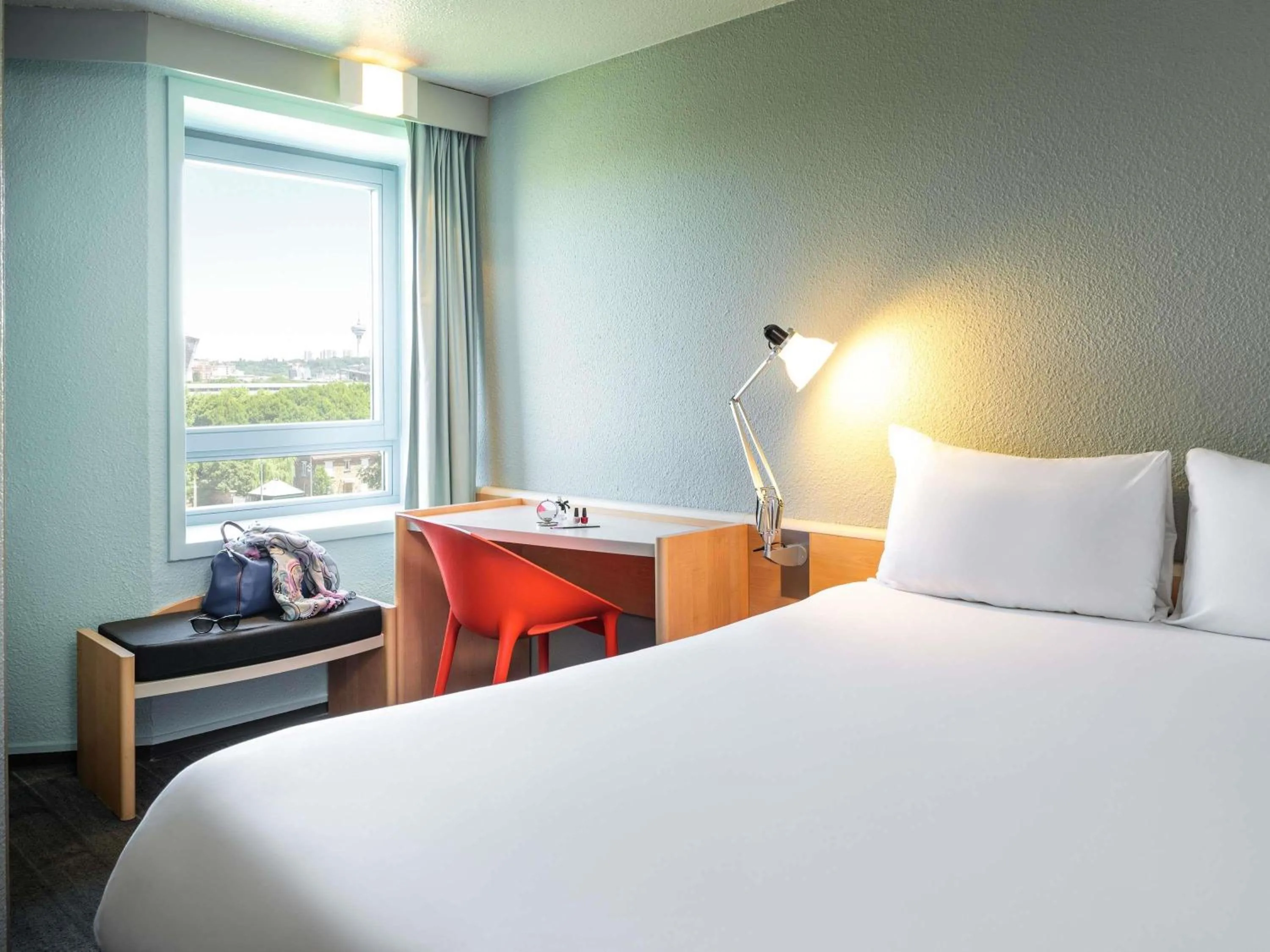 Bedroom, Bed in ibis Paris La Villette Cité des Sciences 19ème