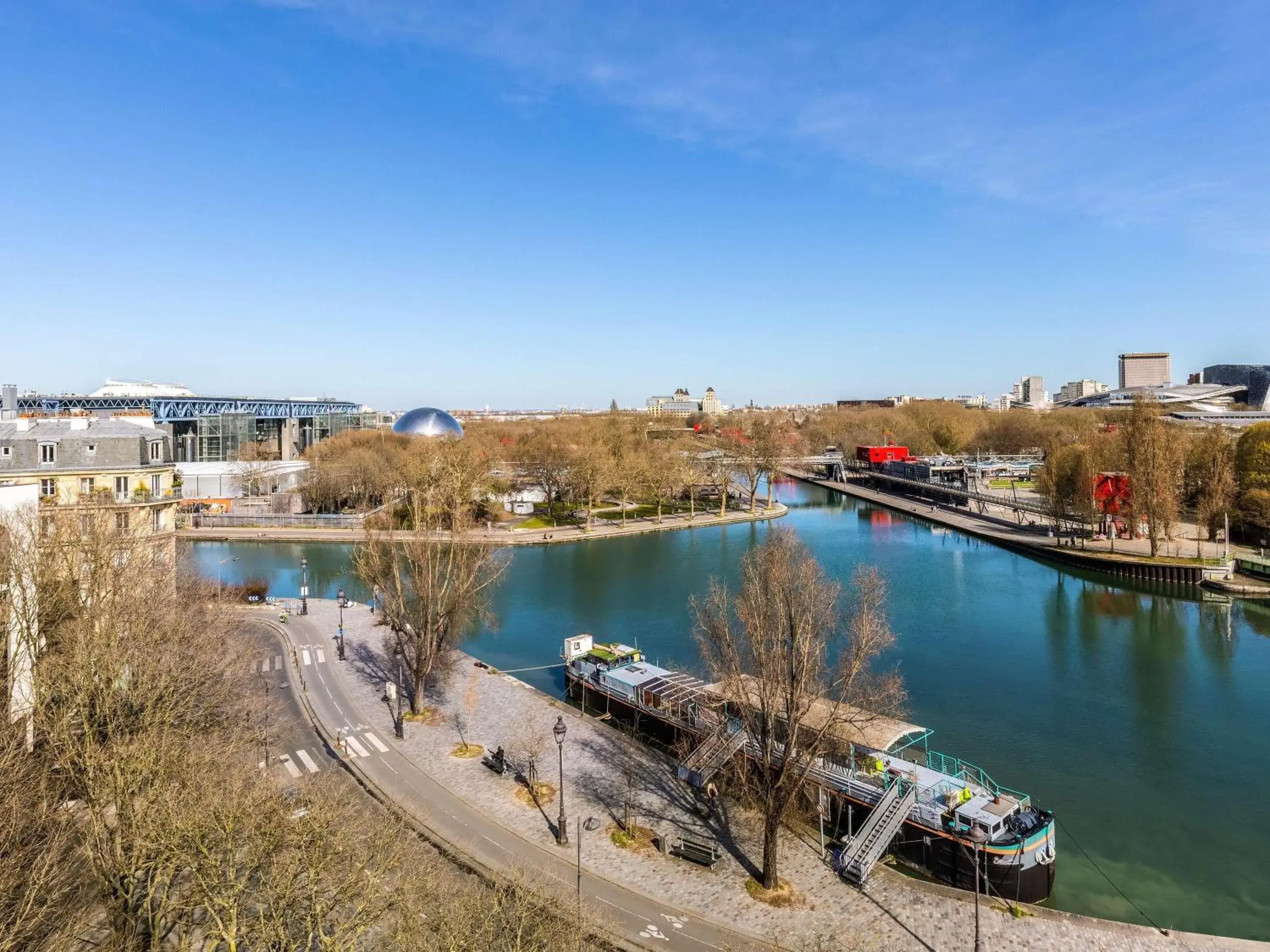 Property building in ibis Paris La Villette Cité des Sciences 19ème Property building in ibis Paris La Villette Cité des Sciences 19ème