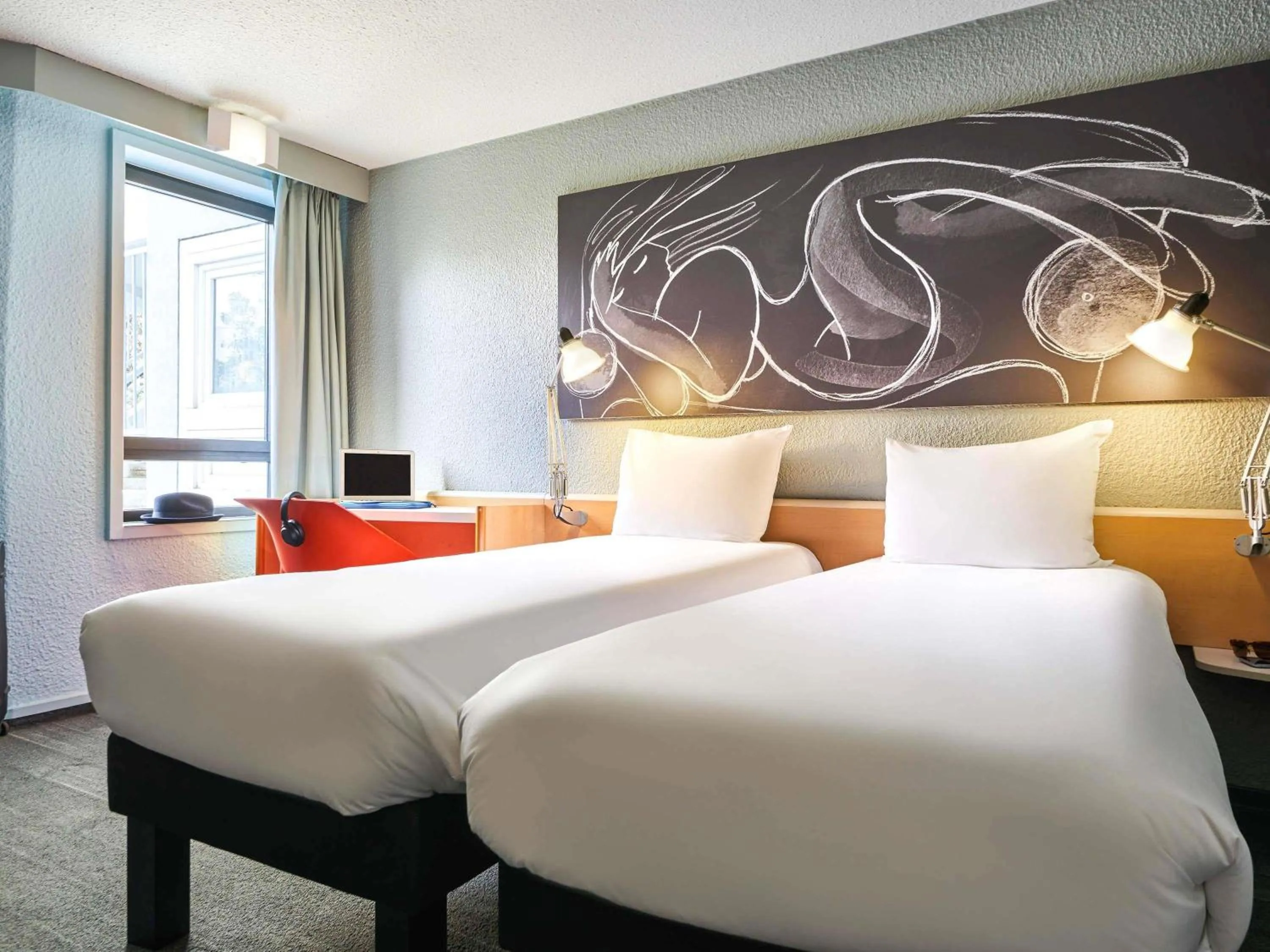 Bedroom, Bed in ibis Paris La Villette Cité des Sciences 19ème