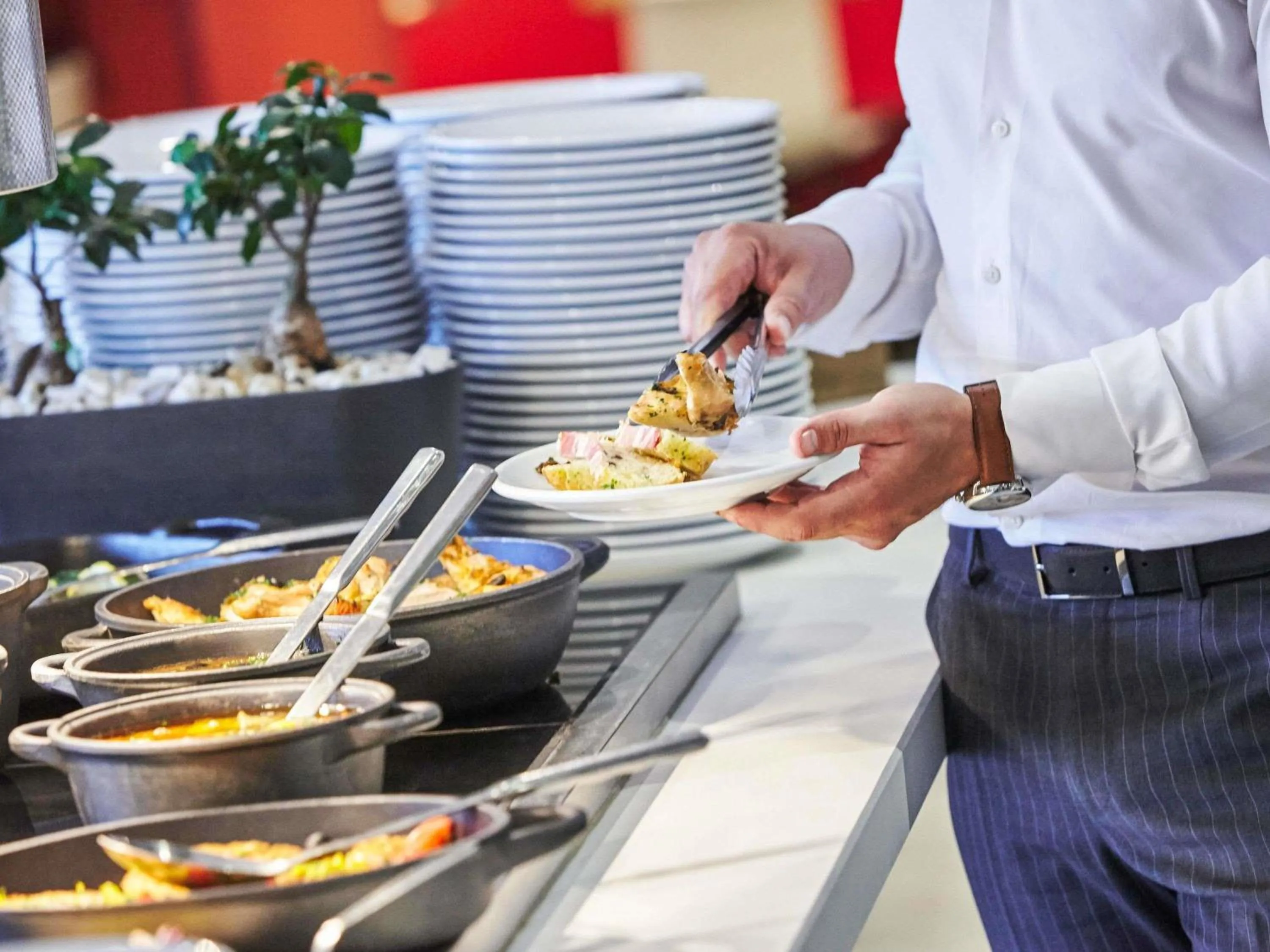 Restaurant/places to eat in ibis Paris CDG Airport