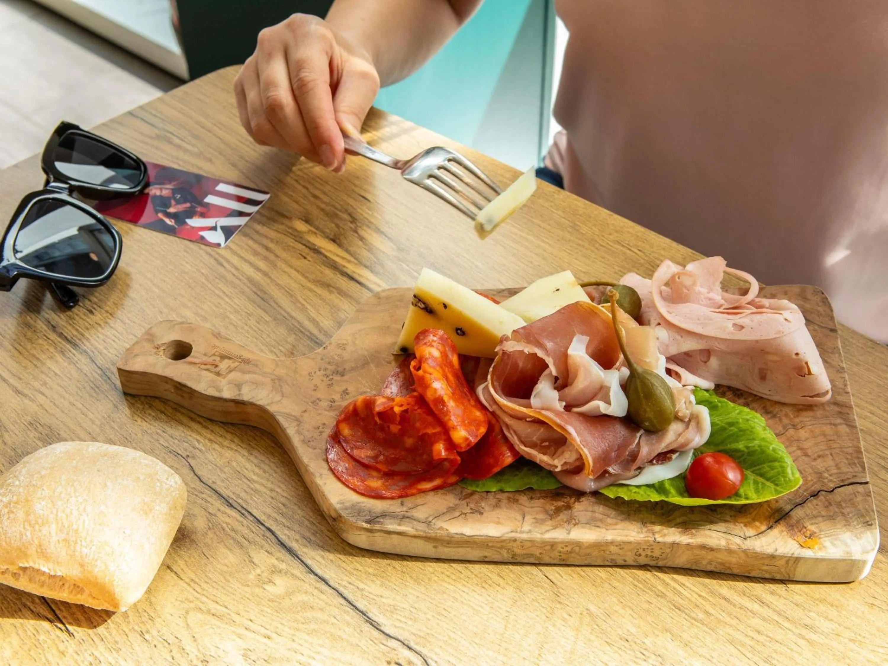 Restaurant/places to eat in ibis Paris CDG Airport