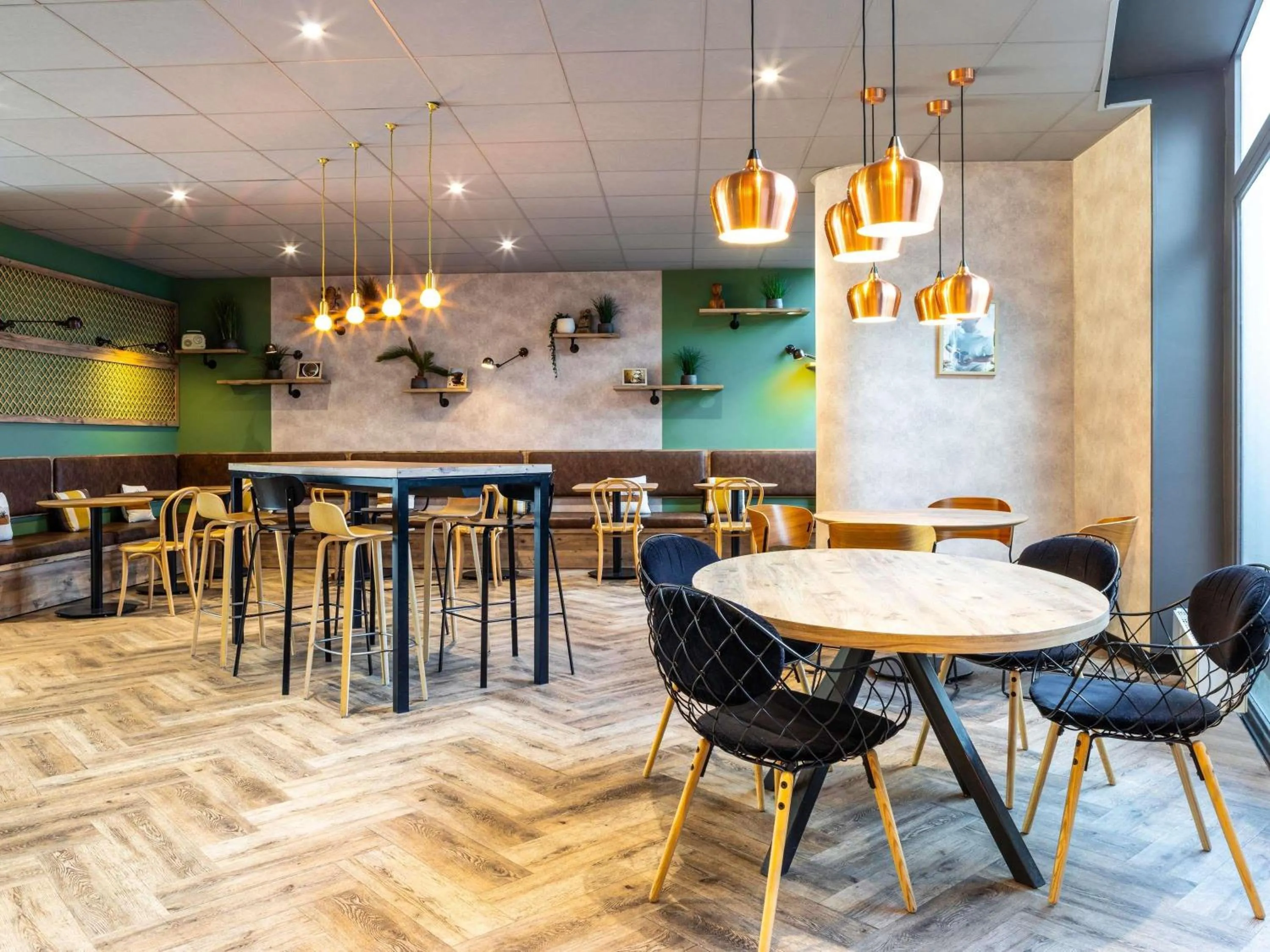 Lounge or bar in ibis Paris CDG Airport