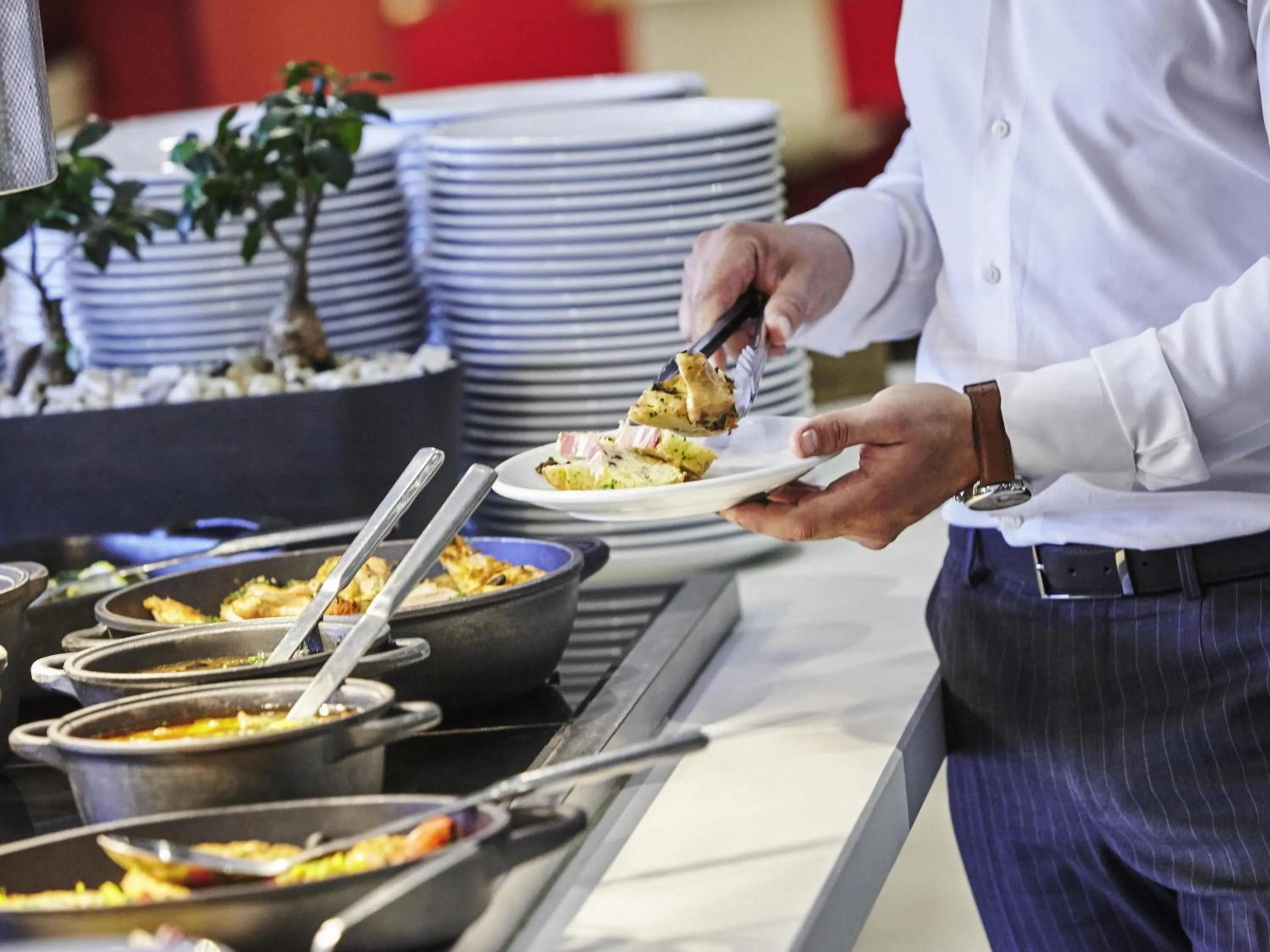 Restaurant/places to eat in ibis Paris CDG Airport