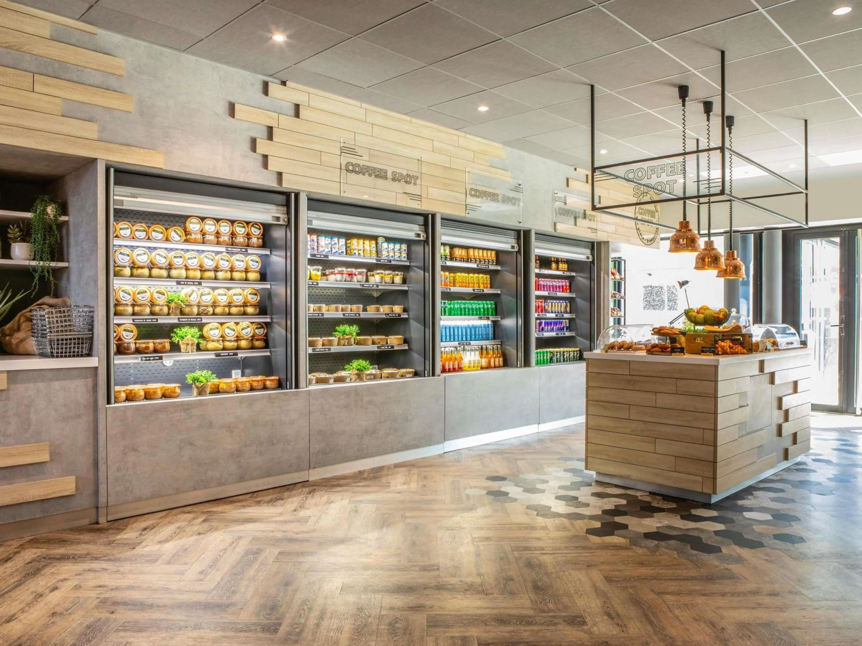 Lounge or bar in ibis Paris CDG Airport