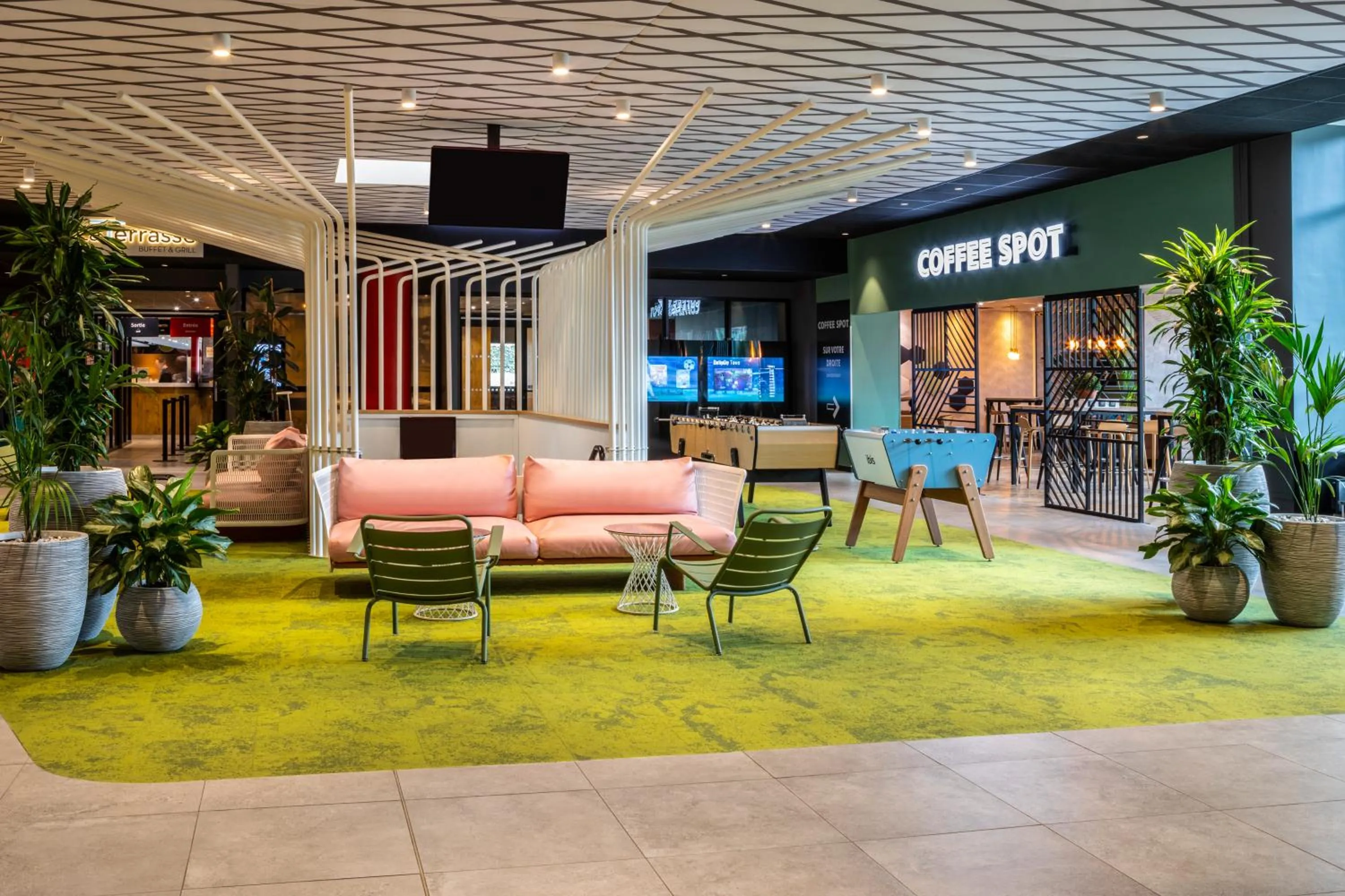Lobby or reception in ibis Paris CDG Airport