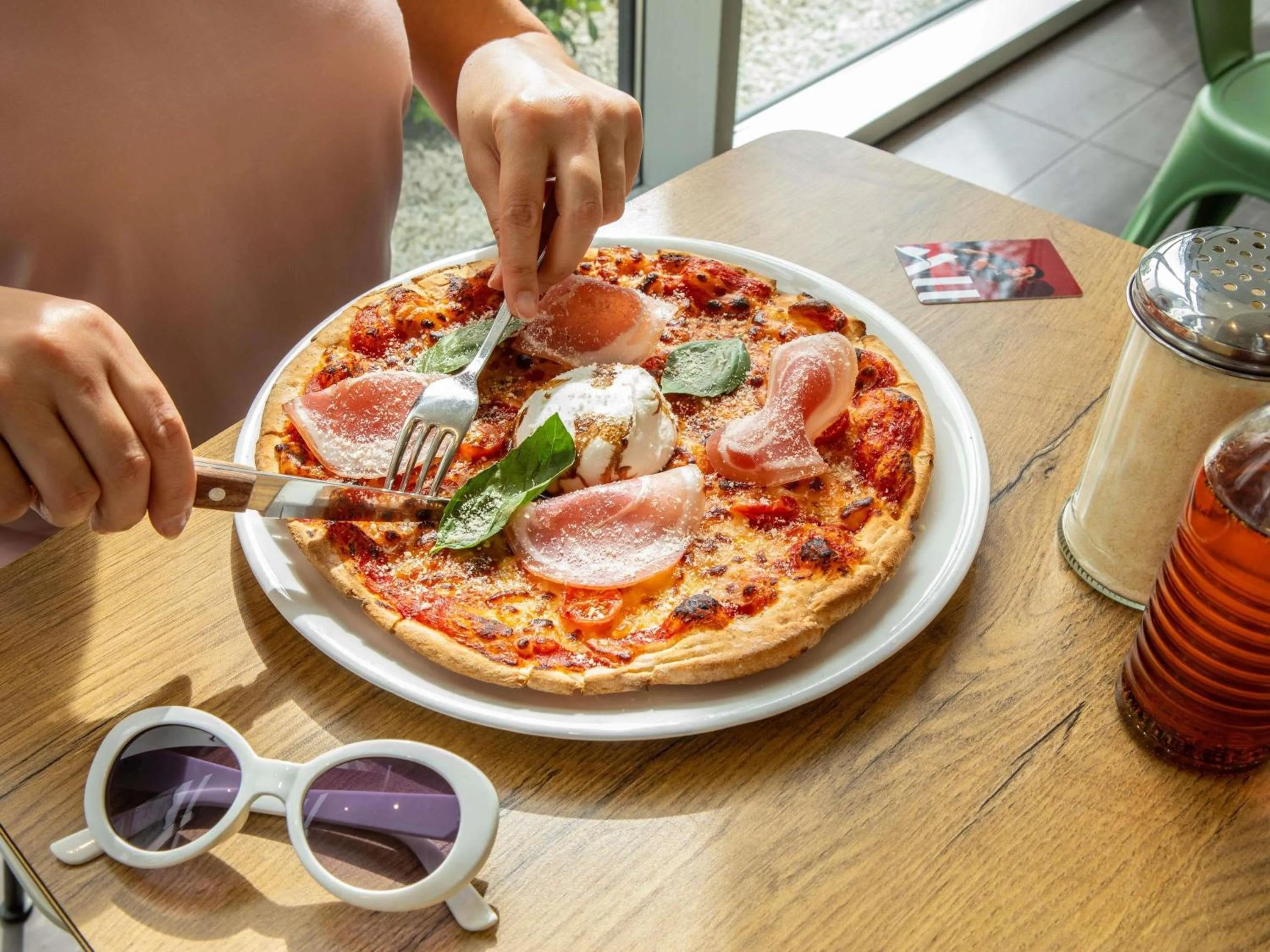 Restaurant/places to eat in ibis Paris CDG Airport