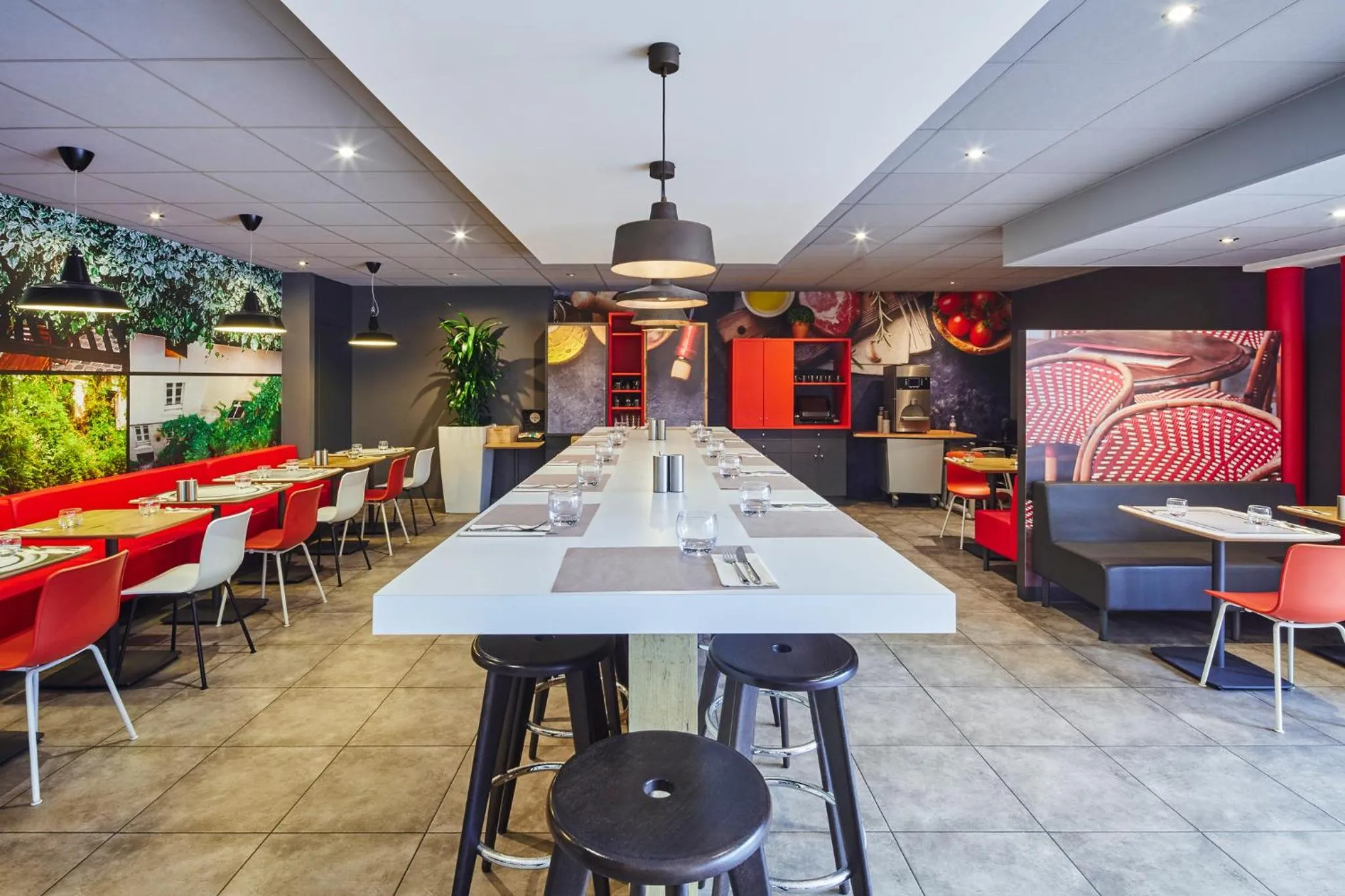 Restaurant/places to eat in ibis Paris CDG Airport