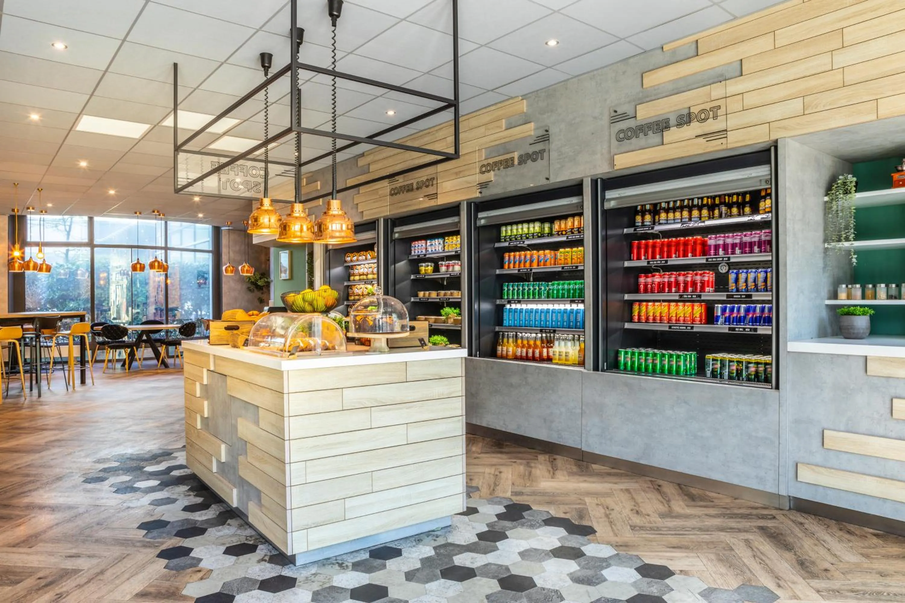 Restaurant/places to eat in ibis Paris CDG Airport