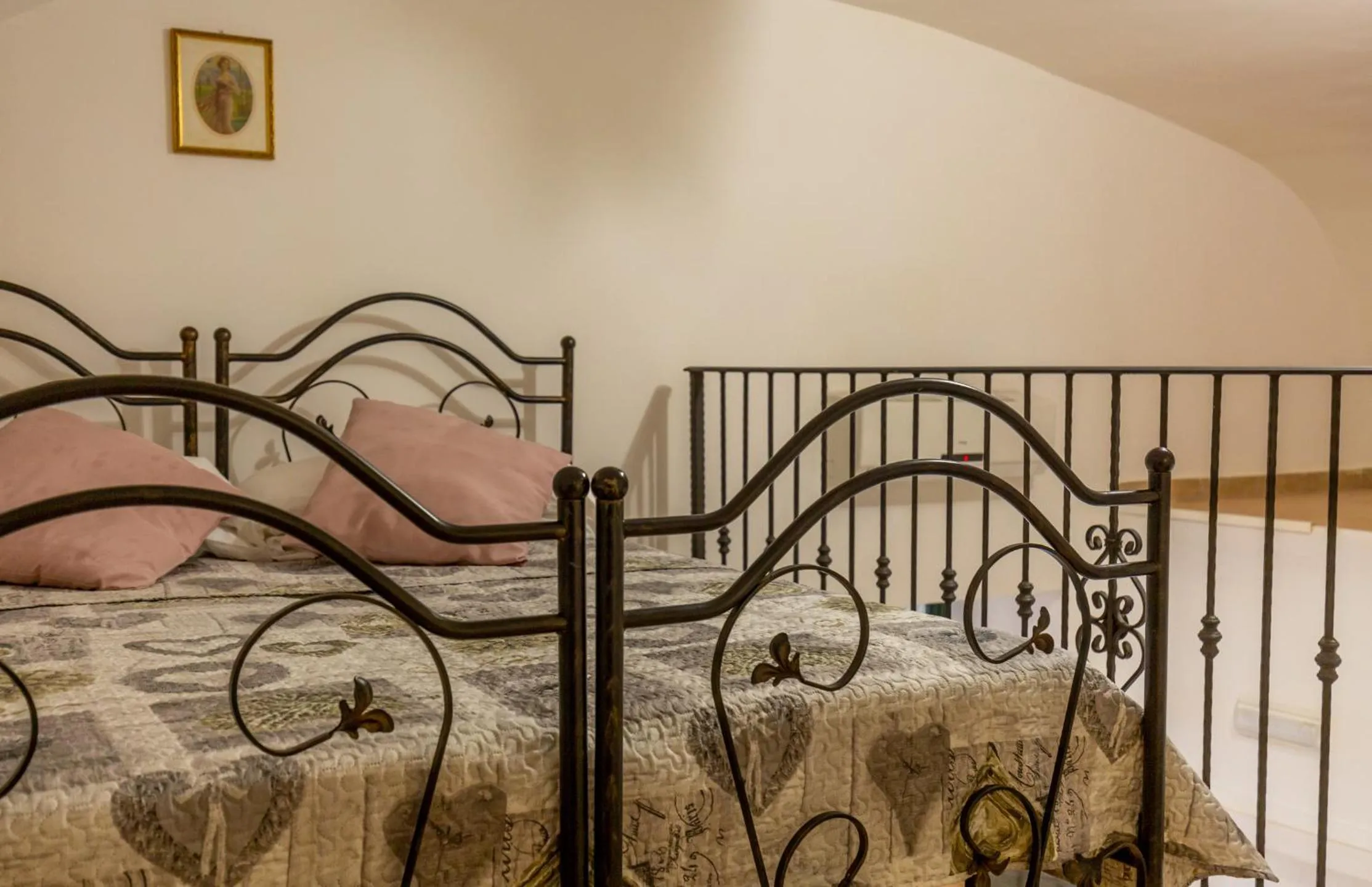 Bed in Flowers apartments & rooms