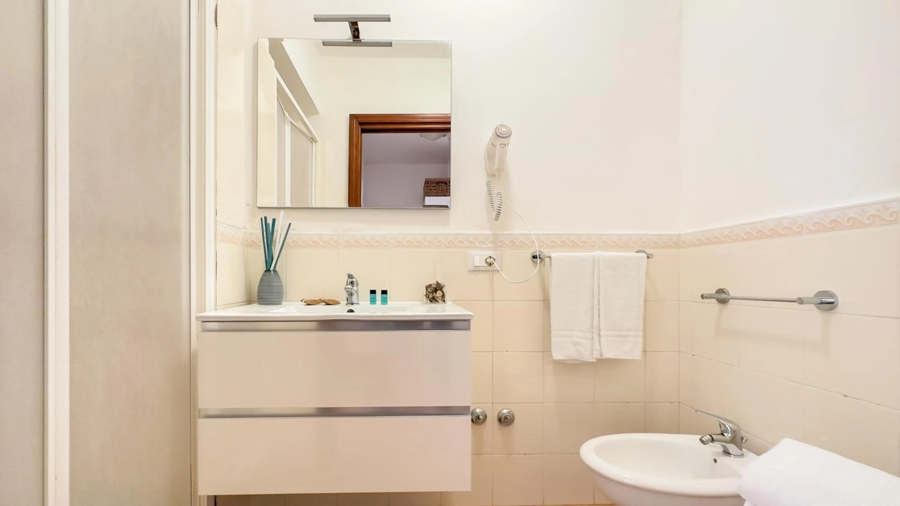 Flowers apartments & rooms