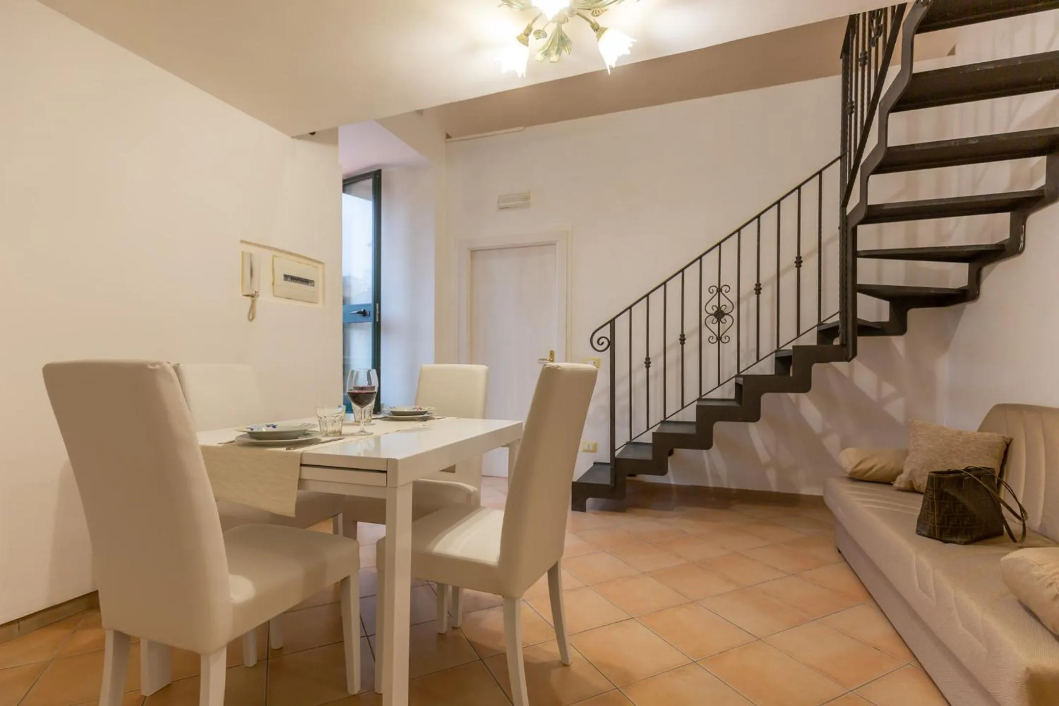 Flowers apartments & rooms