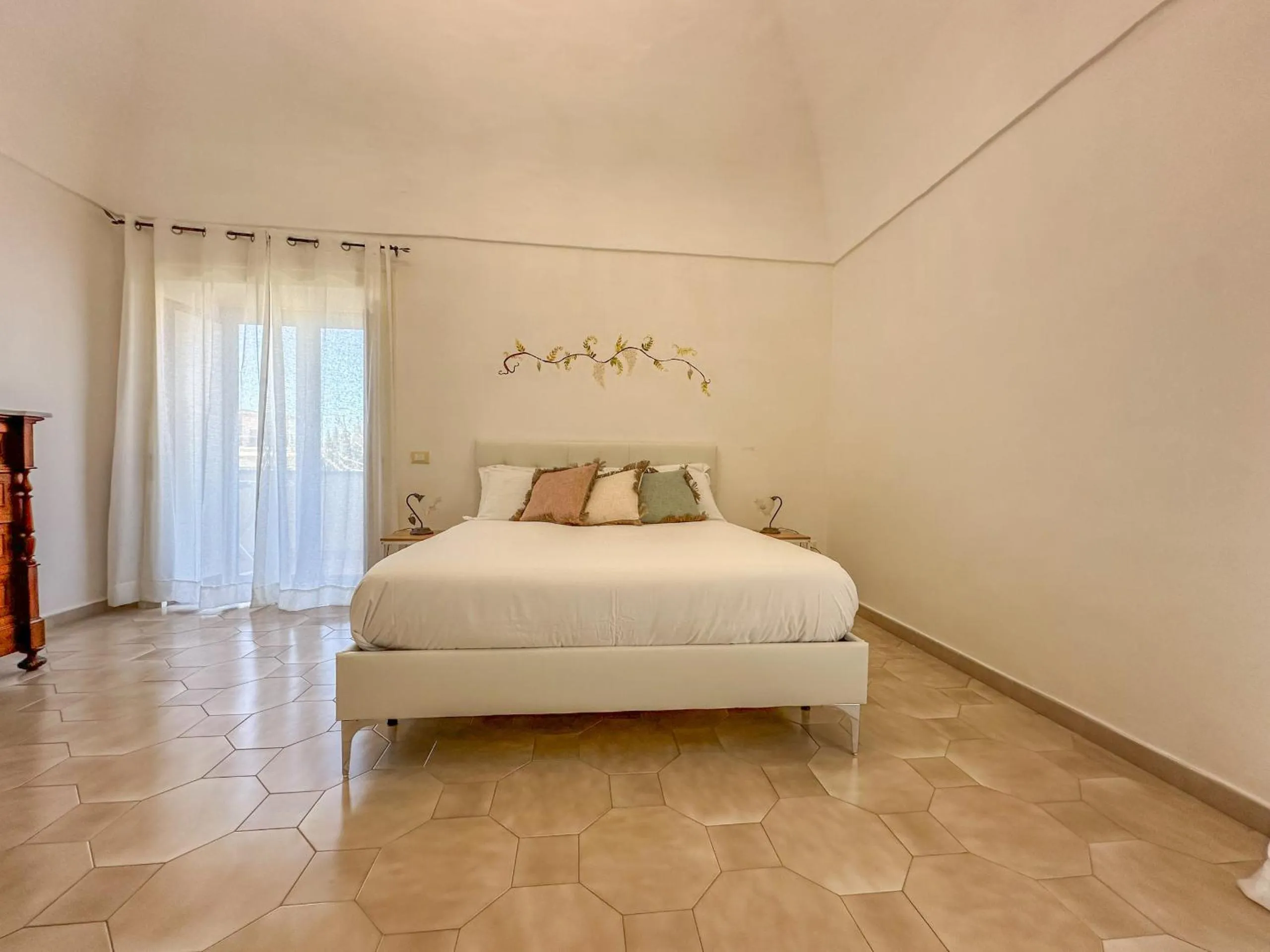 Bed in Flowers apartments & rooms