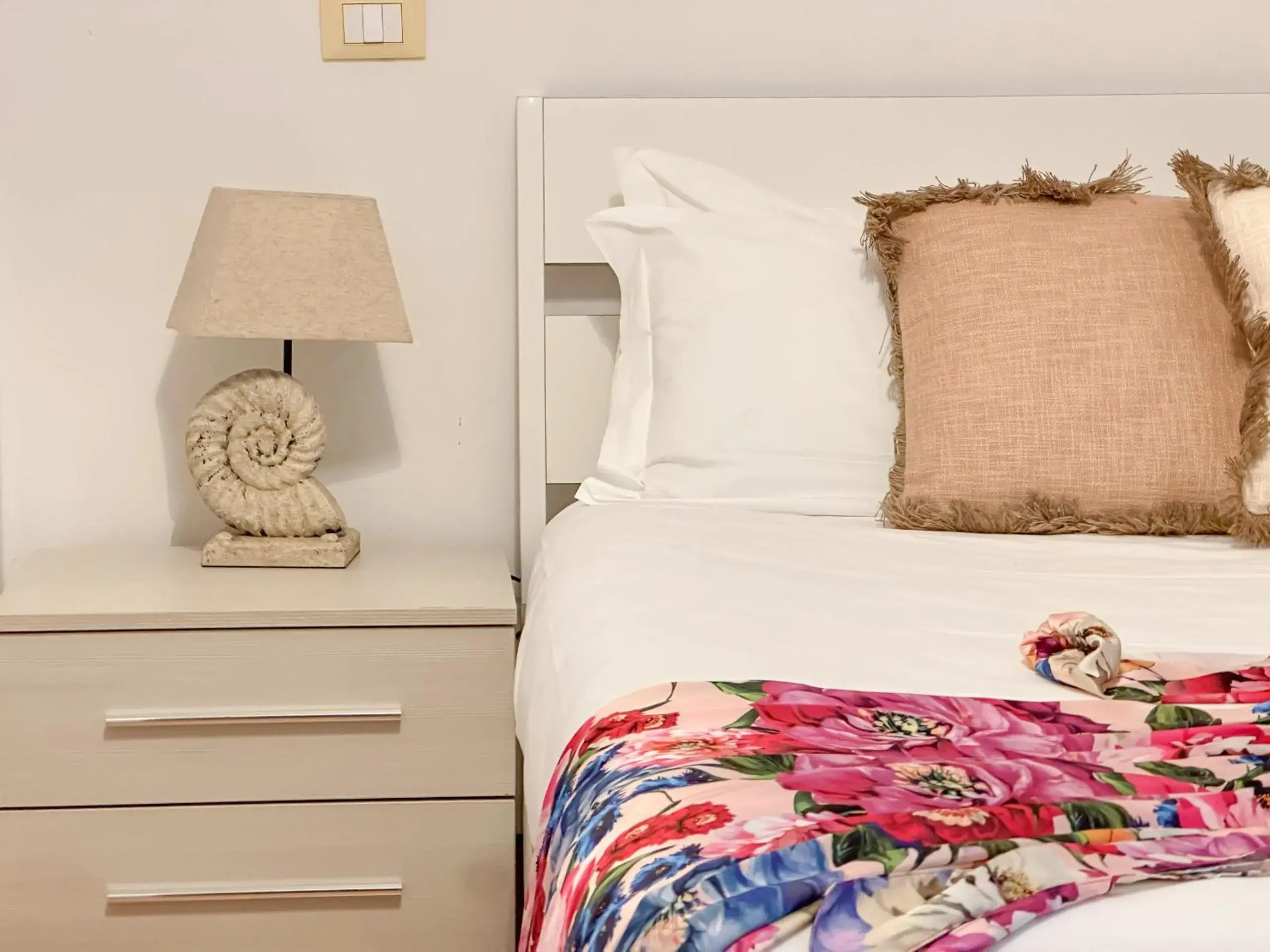 Standard Triple Room in Flowers apartments & rooms Standard Triple Room in Flowers apartments & rooms