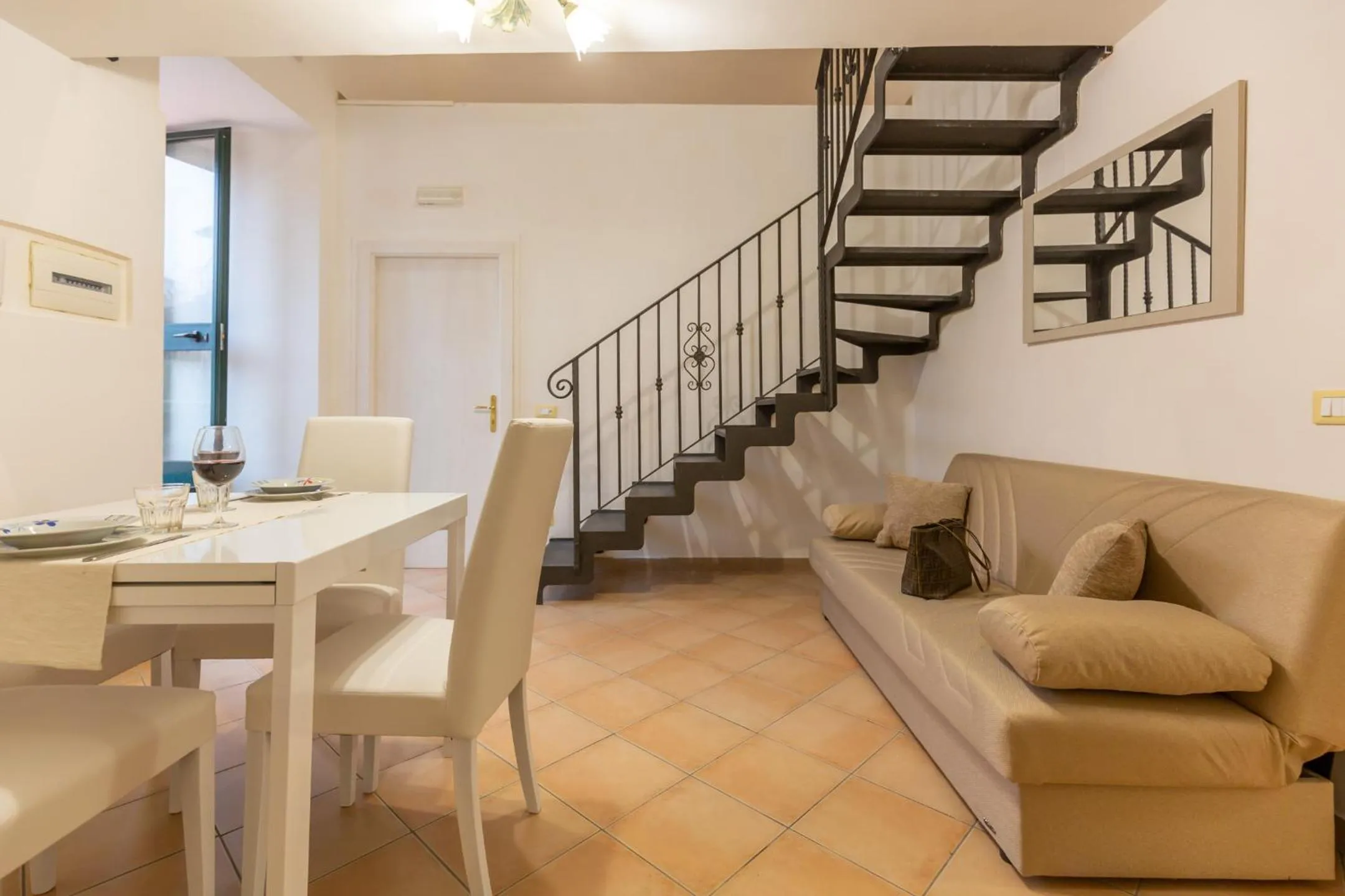 Flowers apartments & rooms