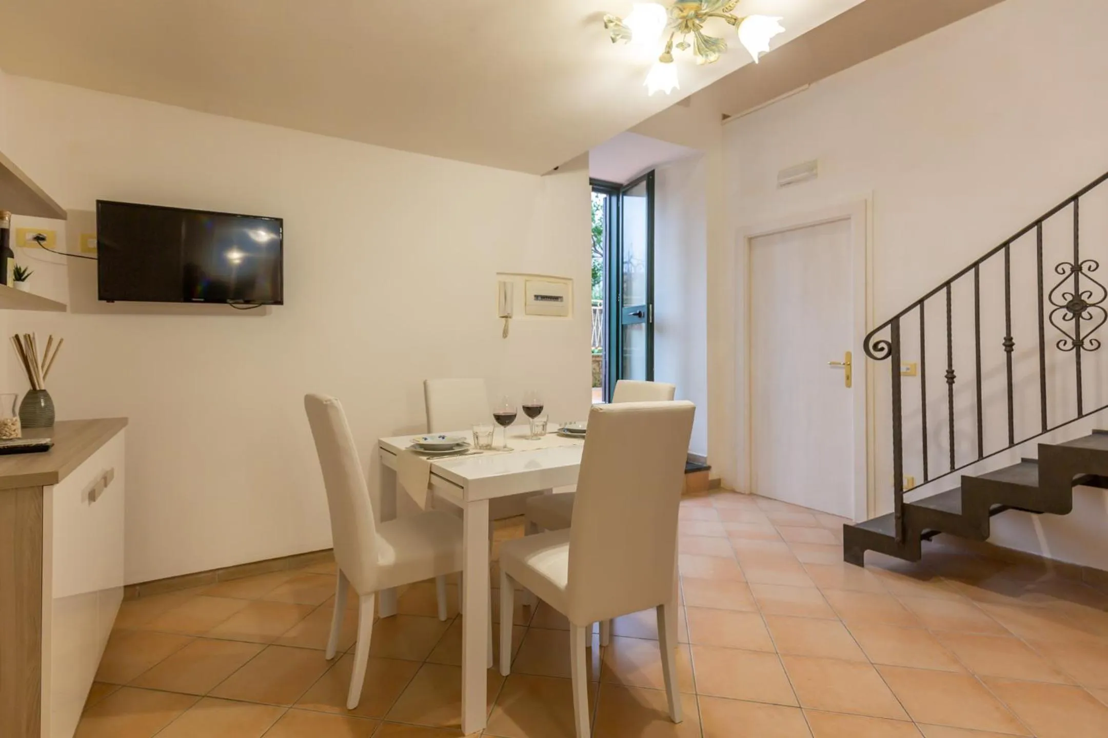 Flowers apartments & rooms