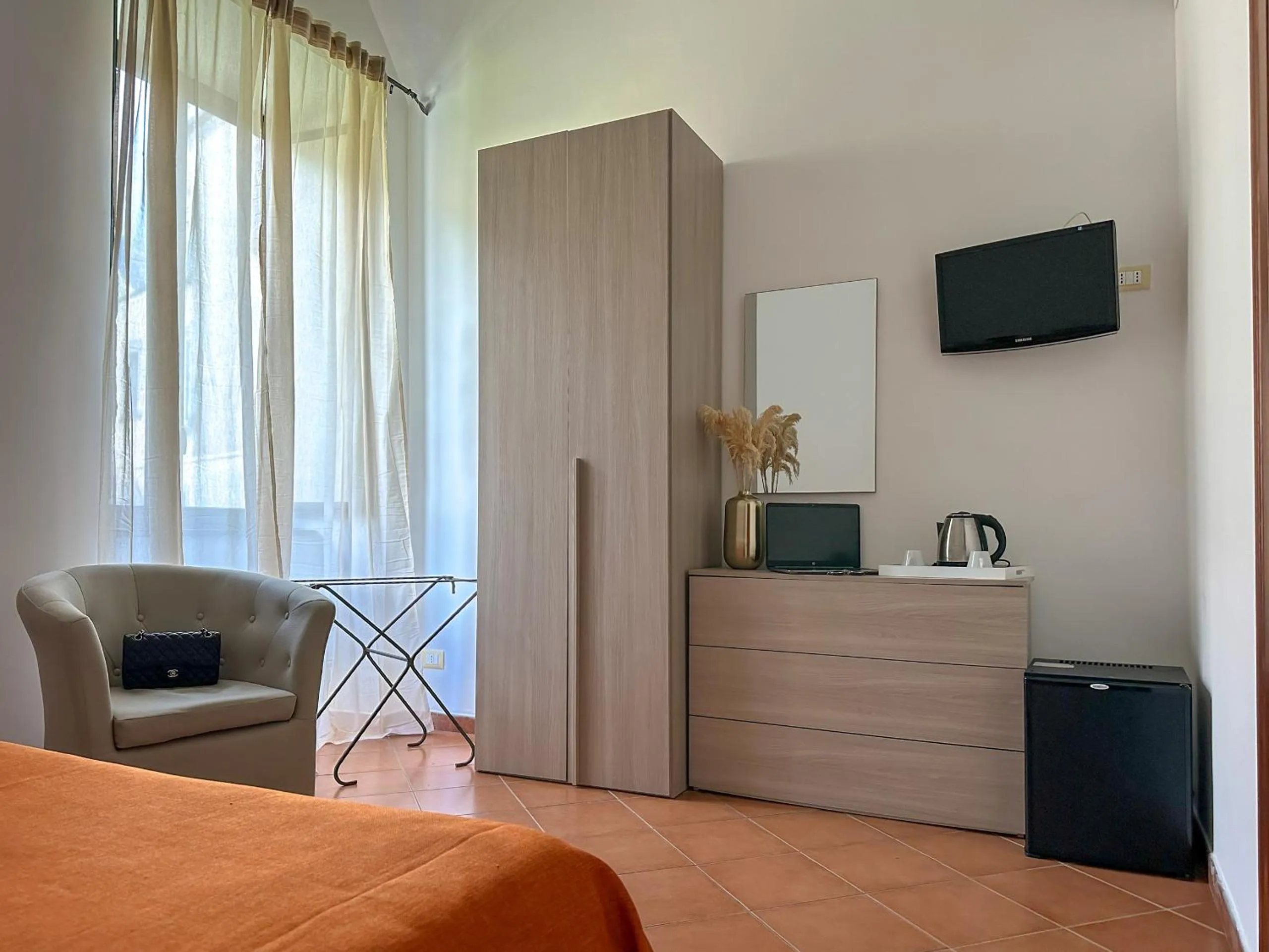 Bed in Flowers apartments & rooms