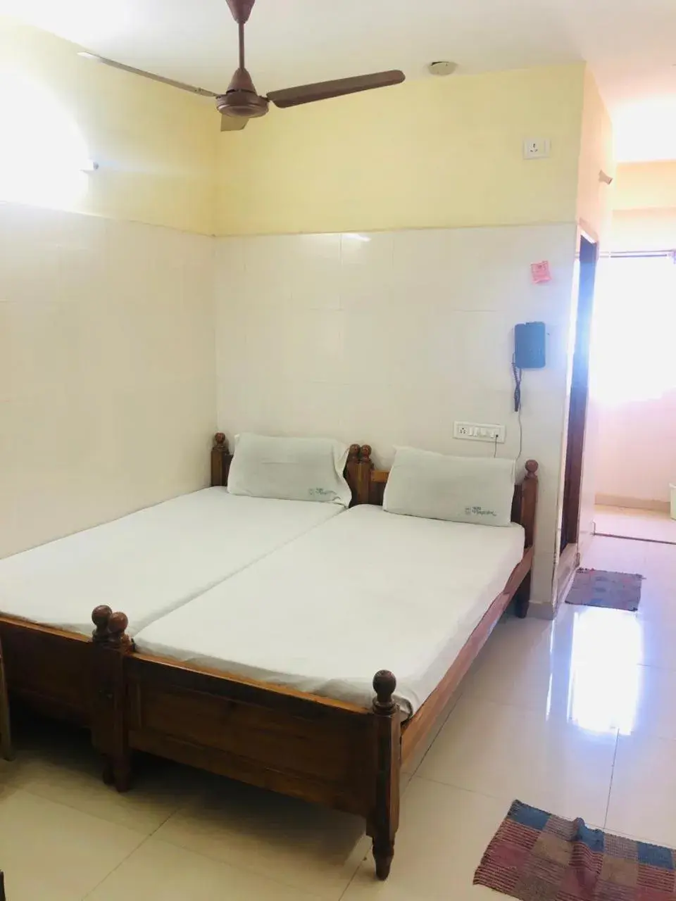 Non-A/C Deluxe Double or Twin Room with City View in Hotel Temple View Annex Non-A/C Deluxe Double or Twin Room with City View in Hotel Temple View Annex