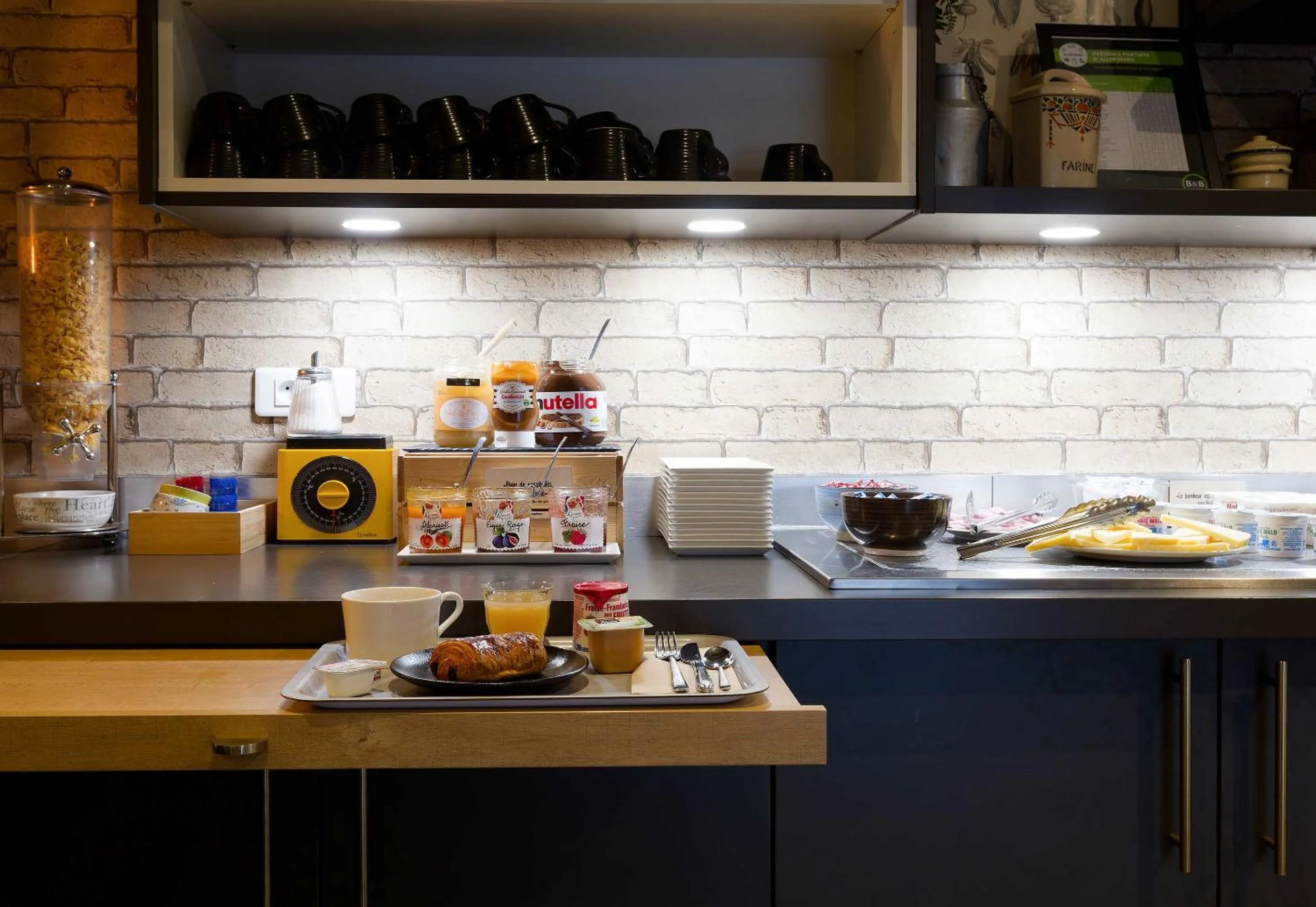 Buffet breakfast in B&B HOTEL Reims Centre Erlon