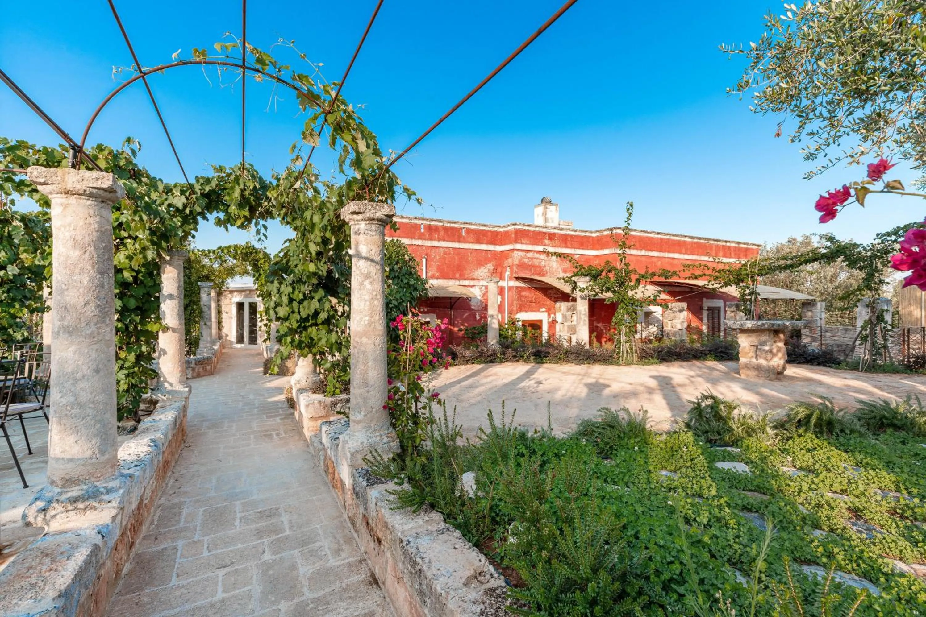 Garden in Masseria Torre Rossa