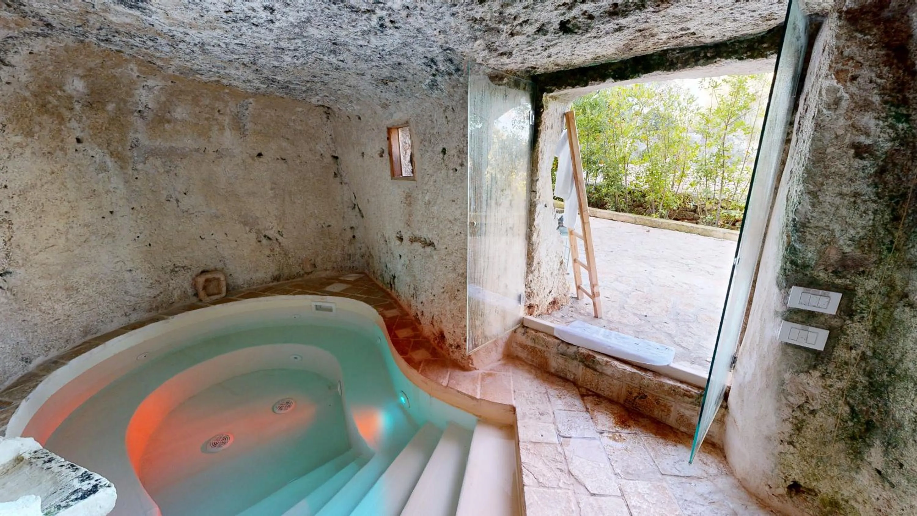 Swimming pool in Masseria Torre Rossa