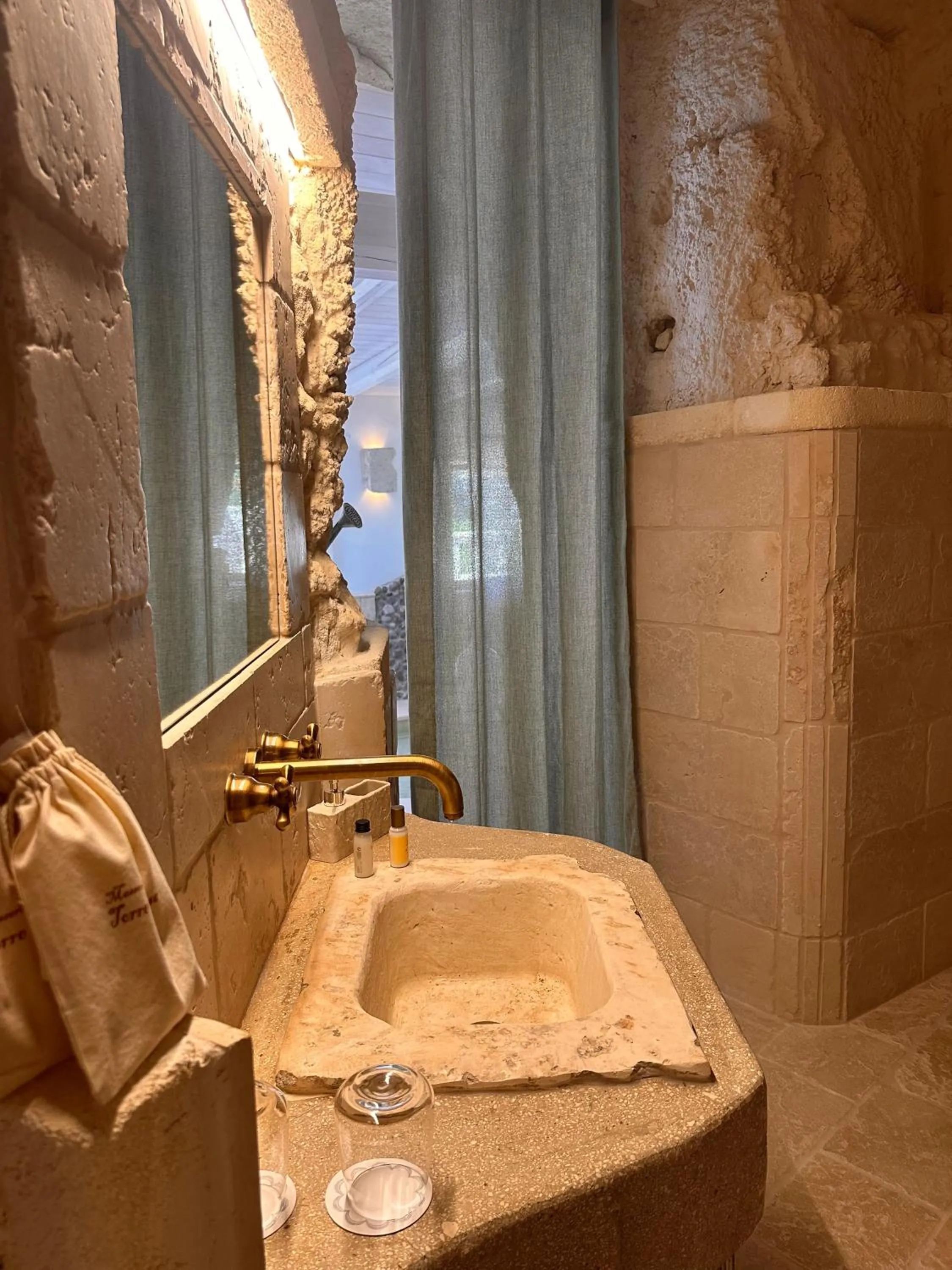 Bathroom in Masseria Torre Rossa