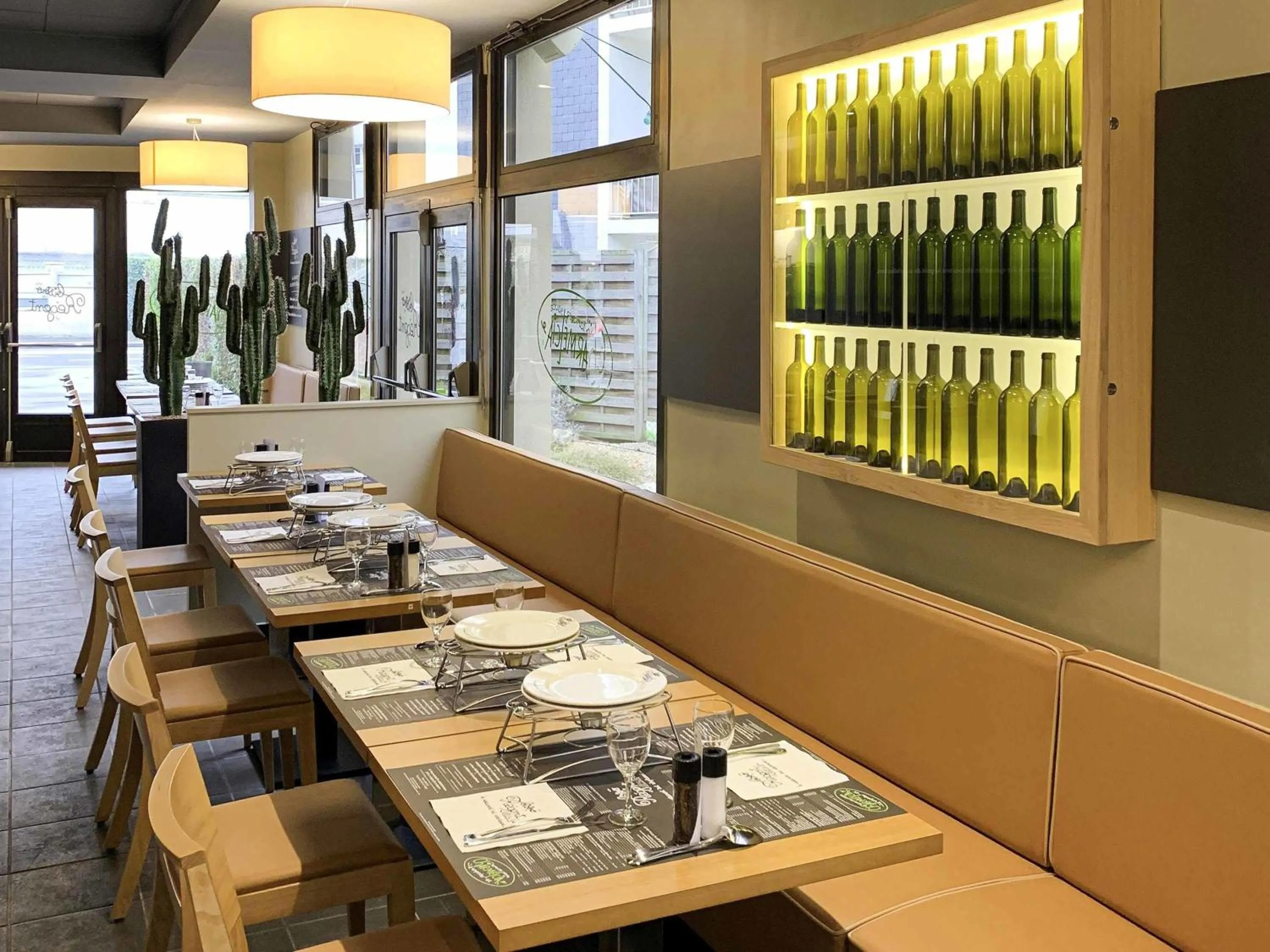 Restaurant/places to eat in ibis Tours Centre Gare