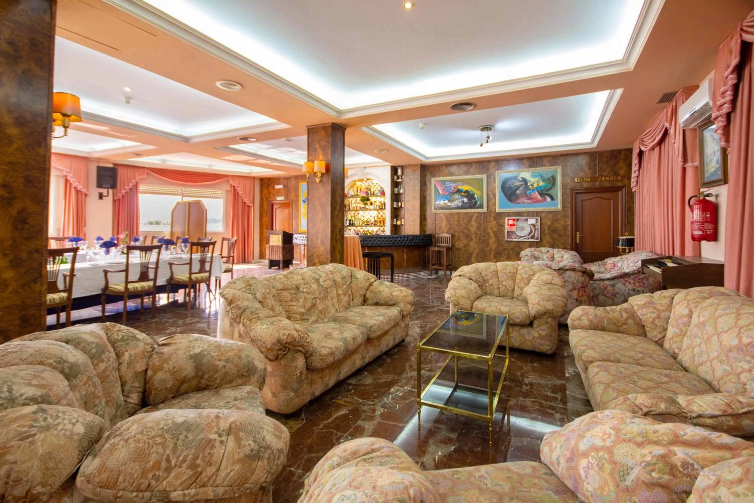 Restaurant/places to eat in Hotel Hidalgo