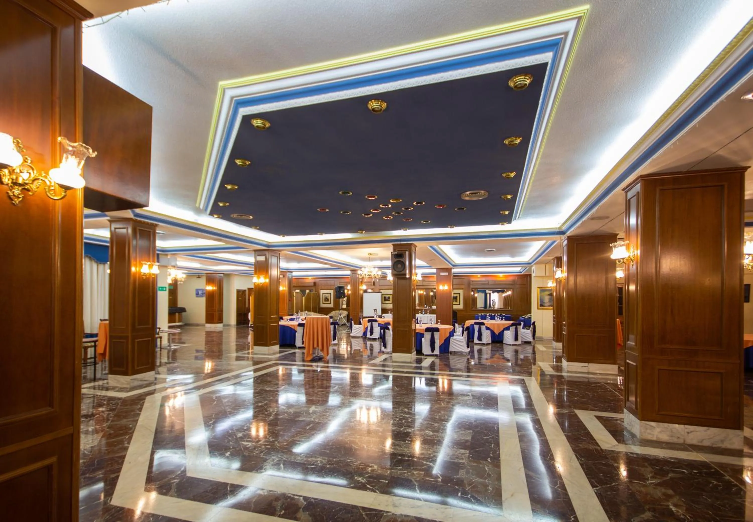 Restaurant/places to eat in Hotel Hidalgo