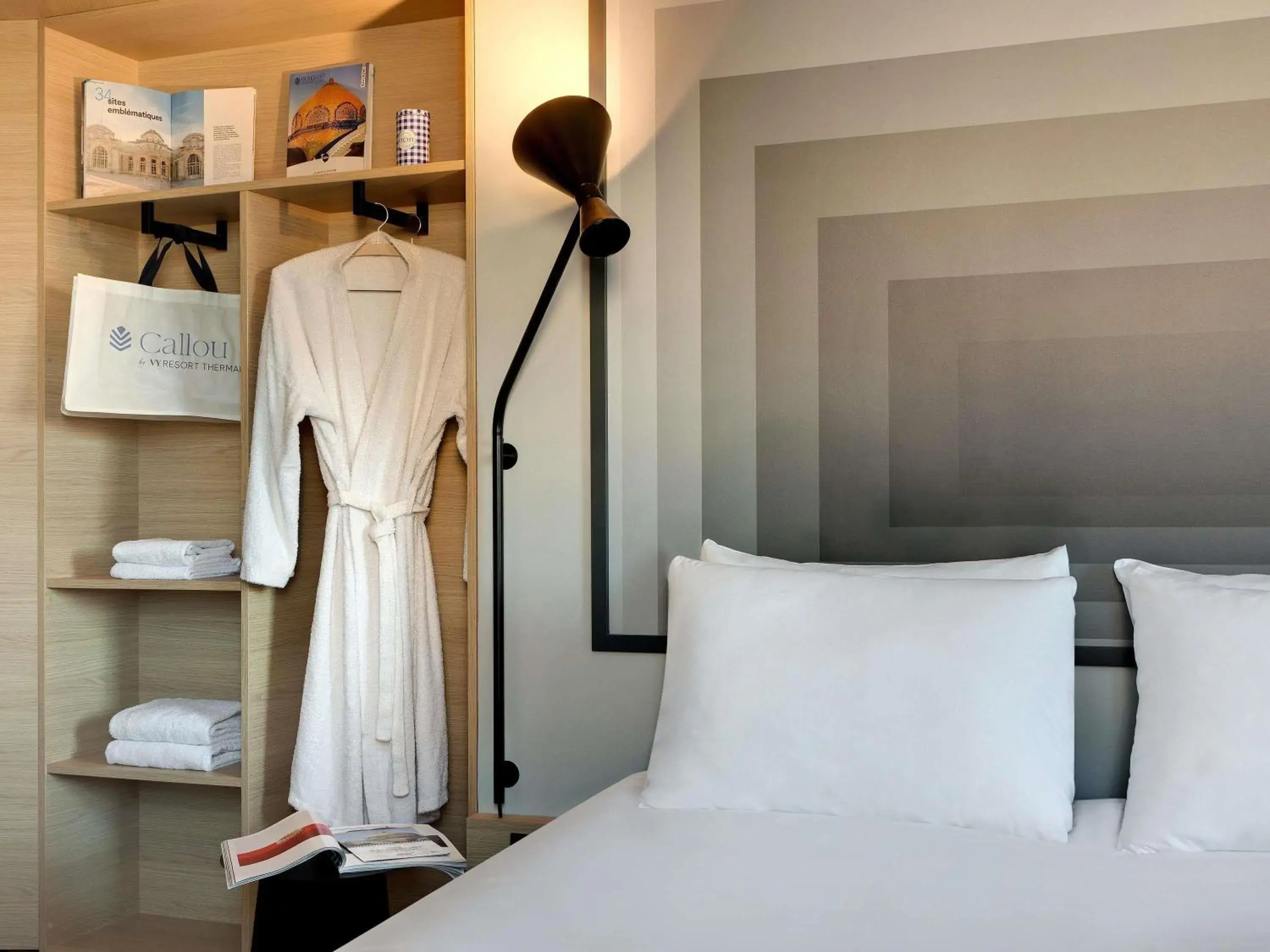 Bedroom, Bed in ibis Vichy Bedroom, Bed in ibis Vichy