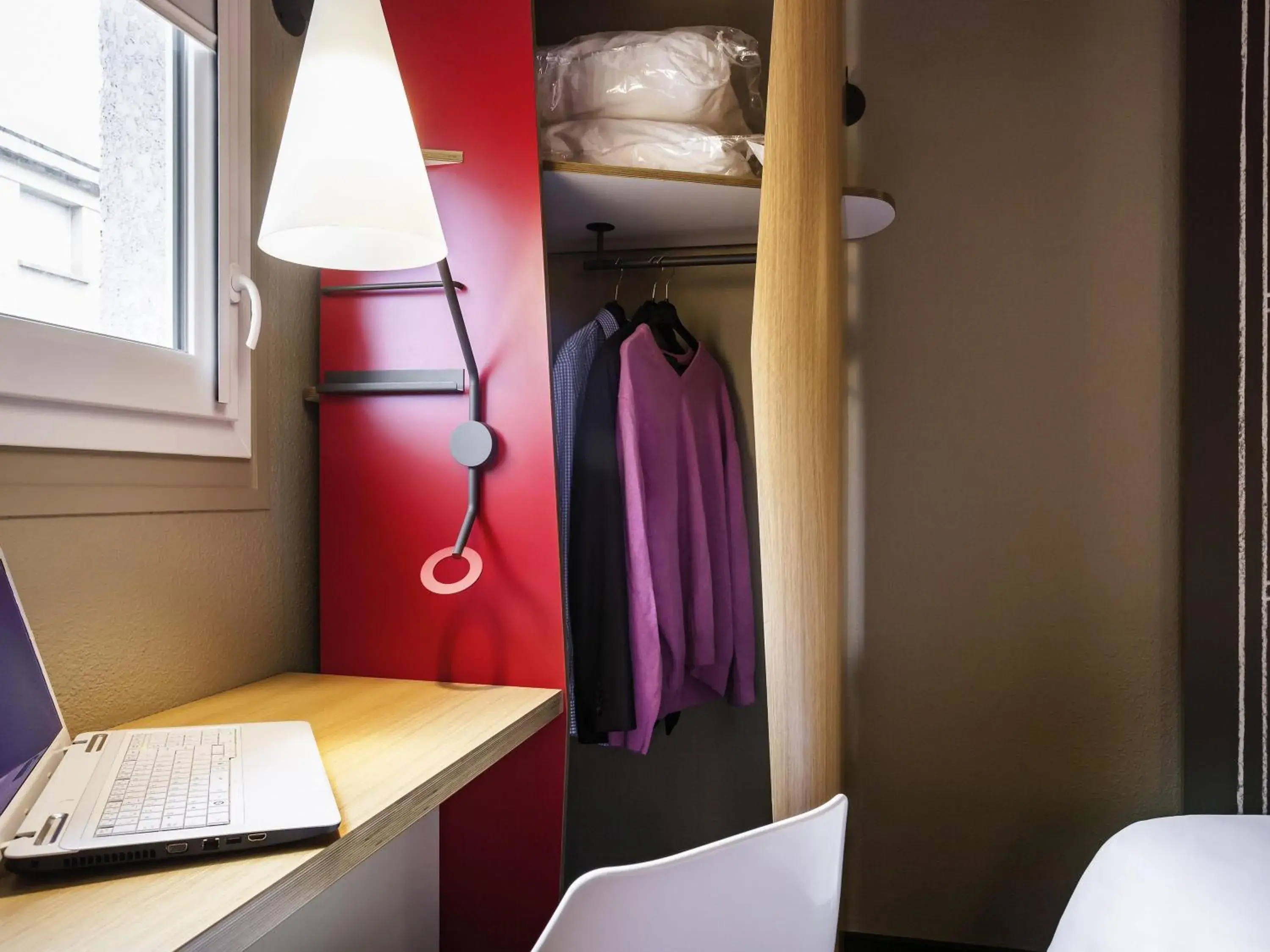 Bedroom, Bed in ibis Bordeaux Centre - Gare Saint-Jean Bedroom, Bed in ibis Bordeaux Centre - Gare Saint-Jean