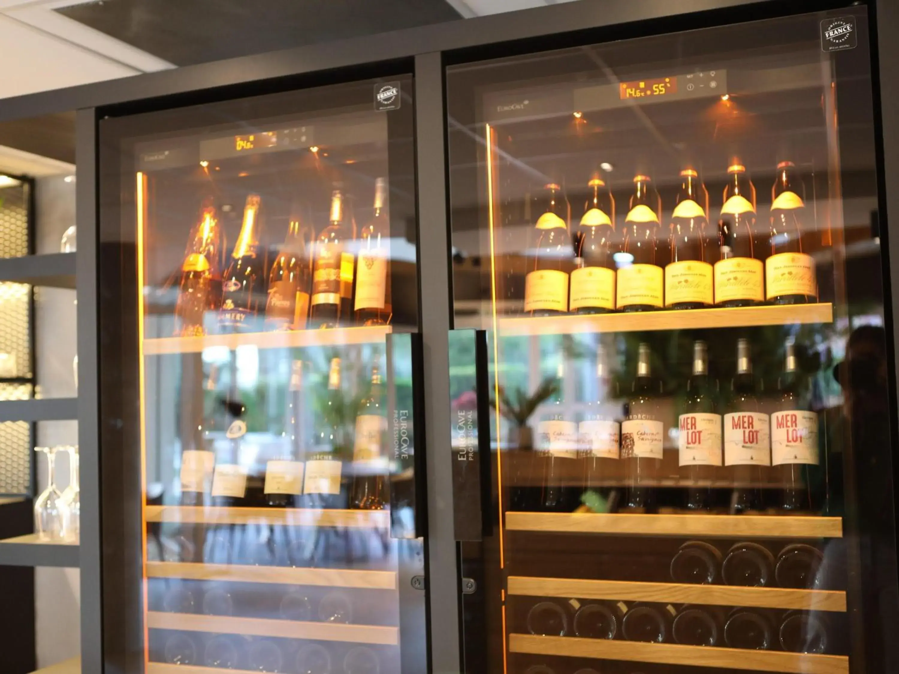 Lounge or bar in ibis Aubenas Lounge or bar in ibis Aubenas