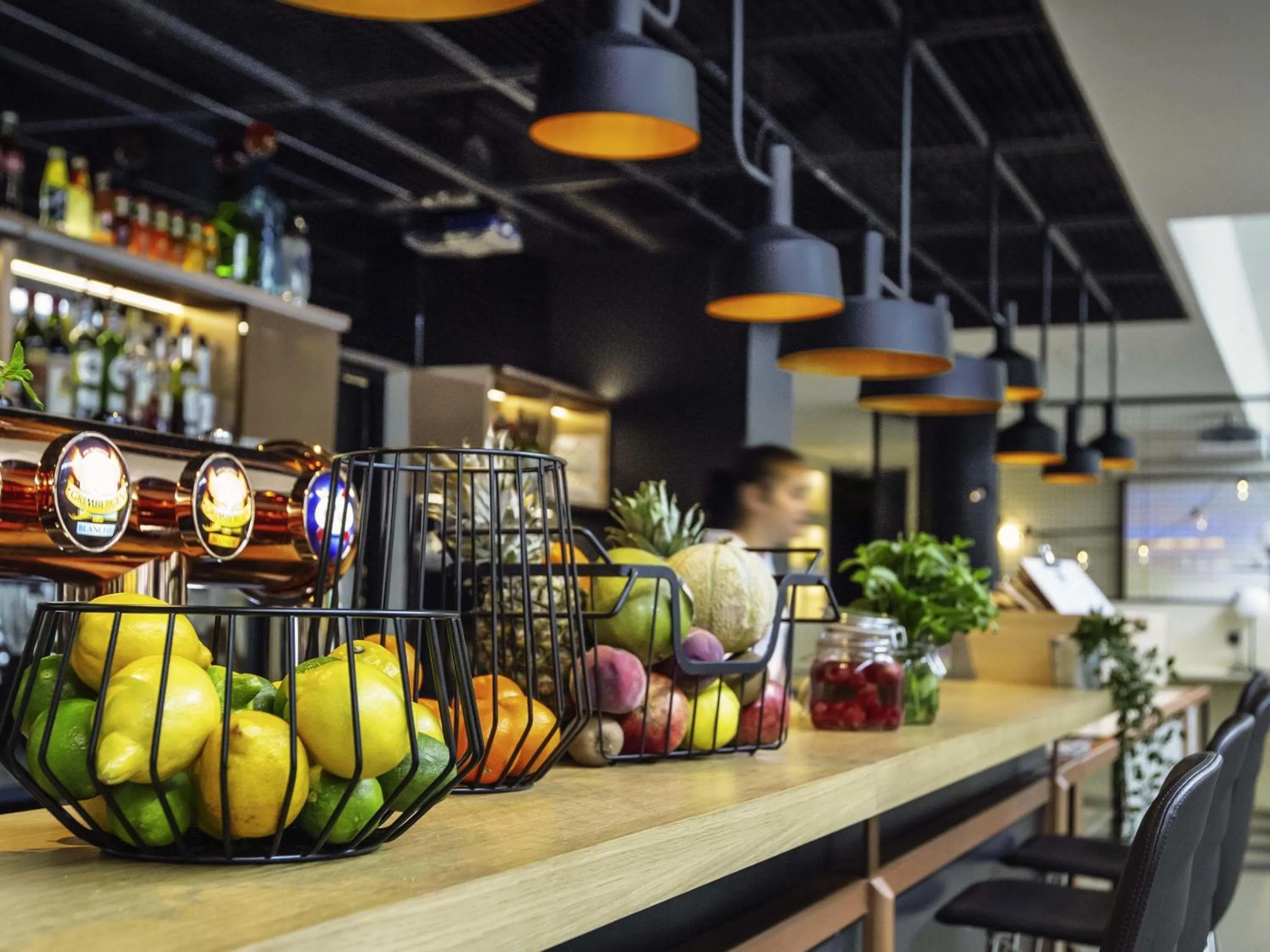 Lounge or bar in ibis Paris Bercy Village