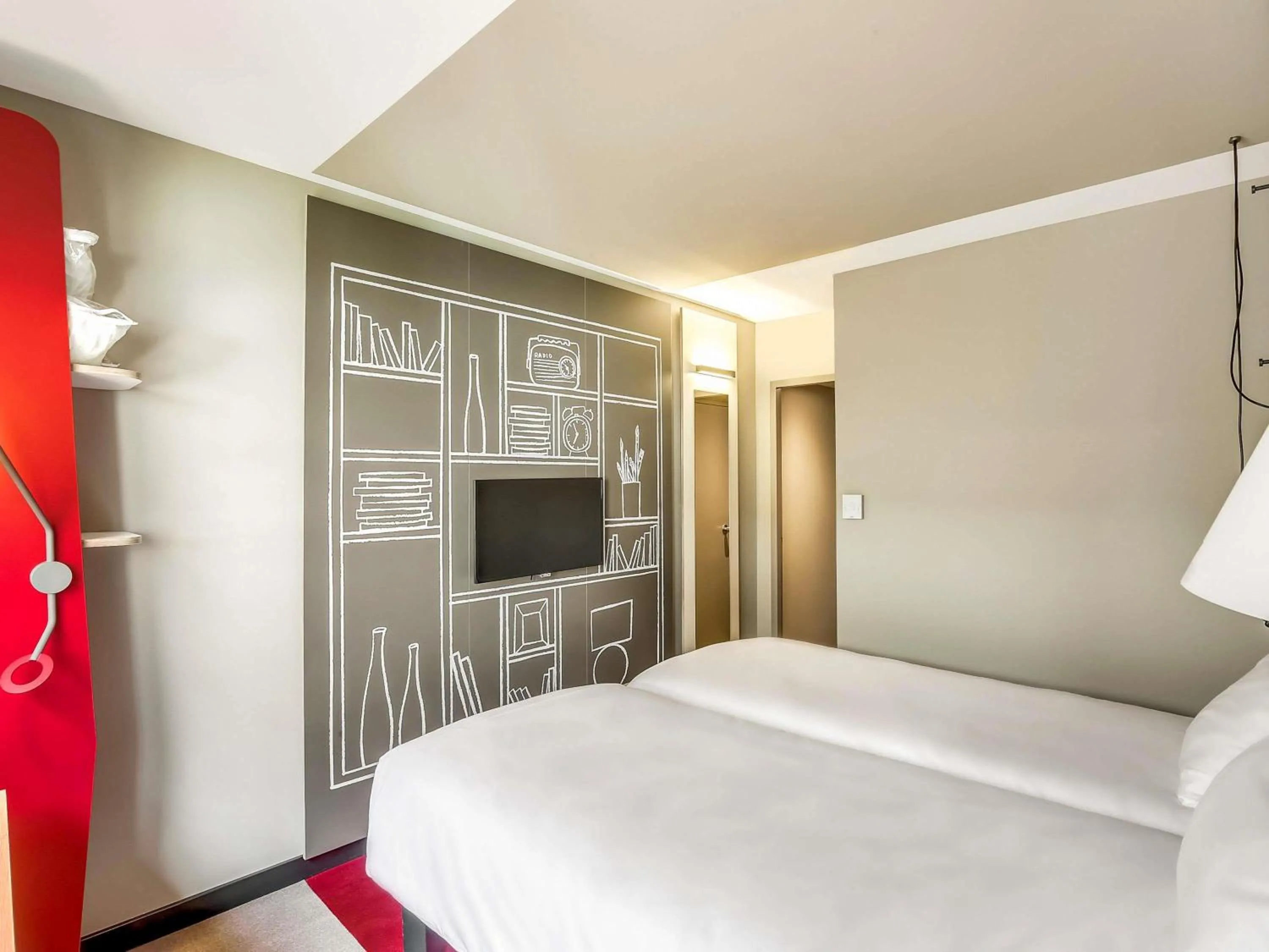 Bedroom, Bed in ibis Paris Bercy Village