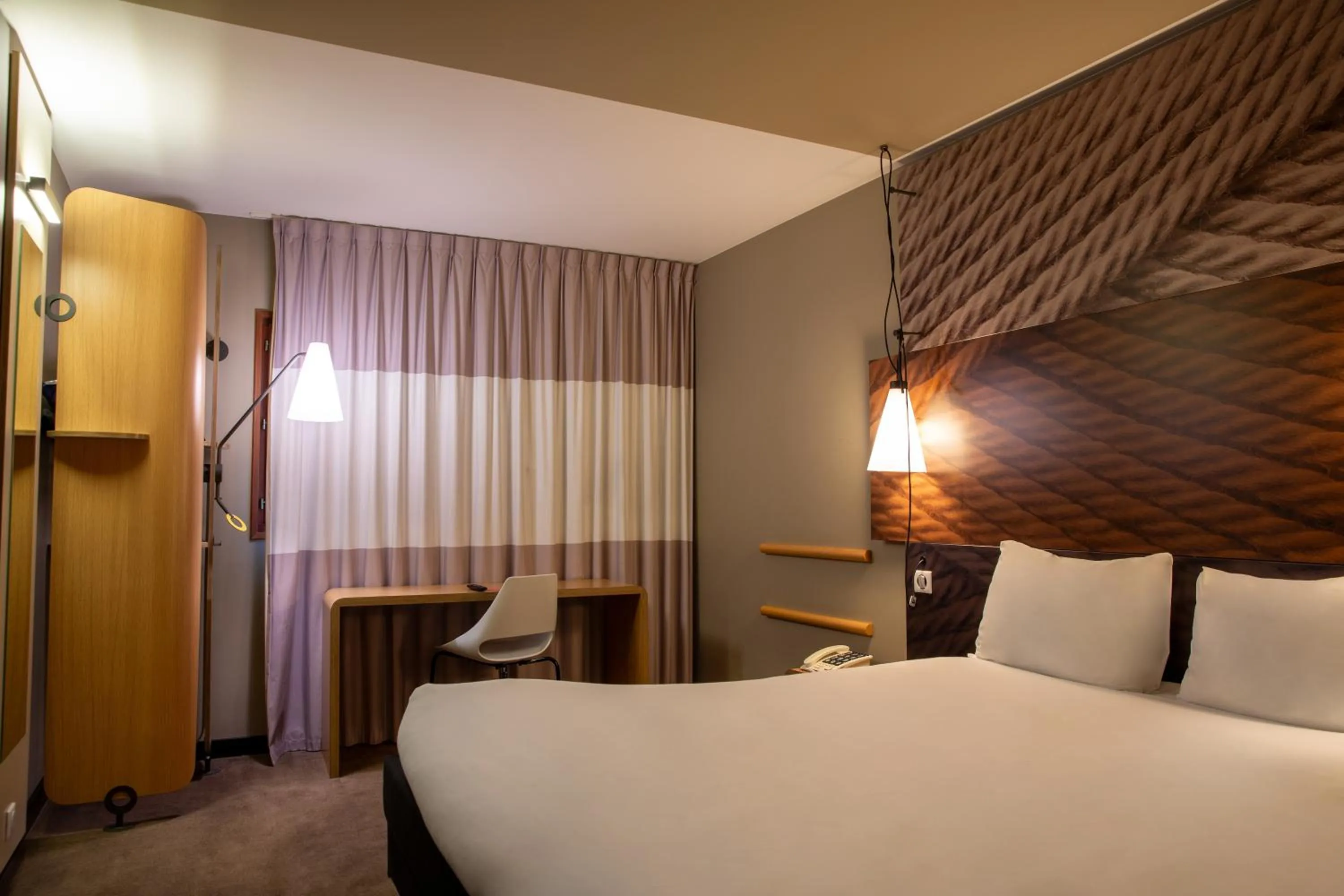 Photo of the whole room, Bed in ibis Paris Bercy Village