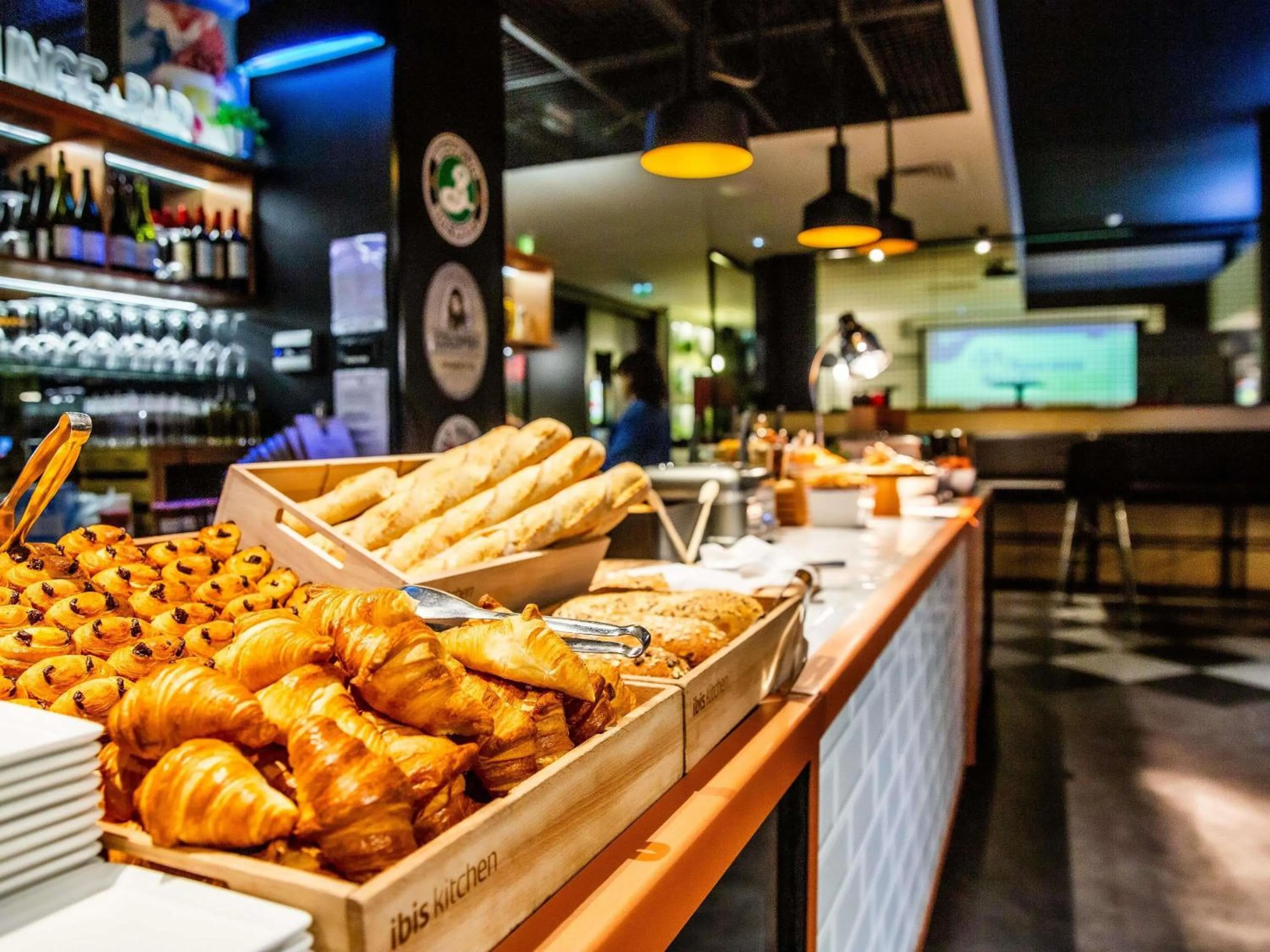 Breakfast in ibis Paris Bercy Village