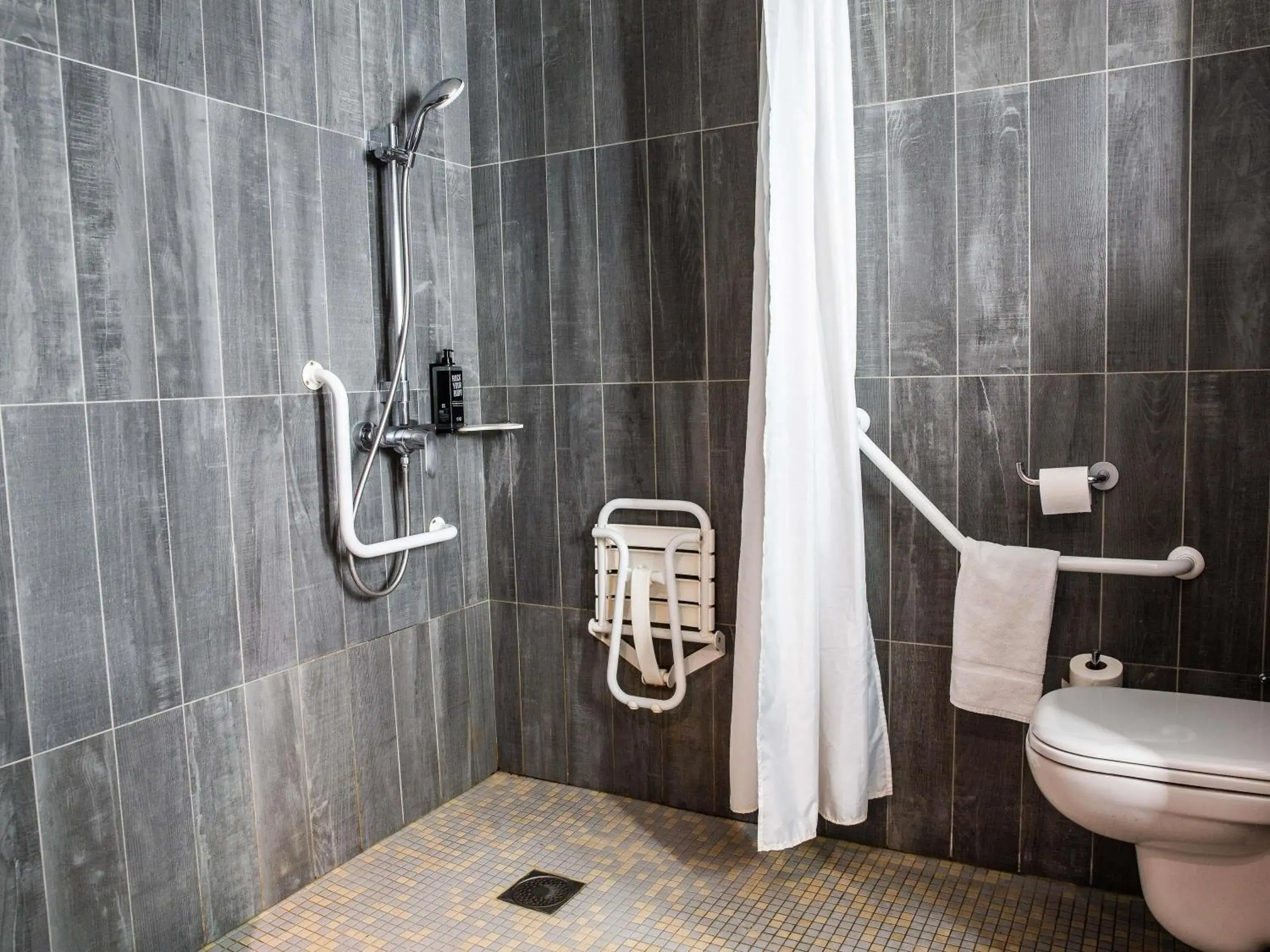 Bedroom in ibis Paris Bercy Village Bedroom in ibis Paris Bercy Village