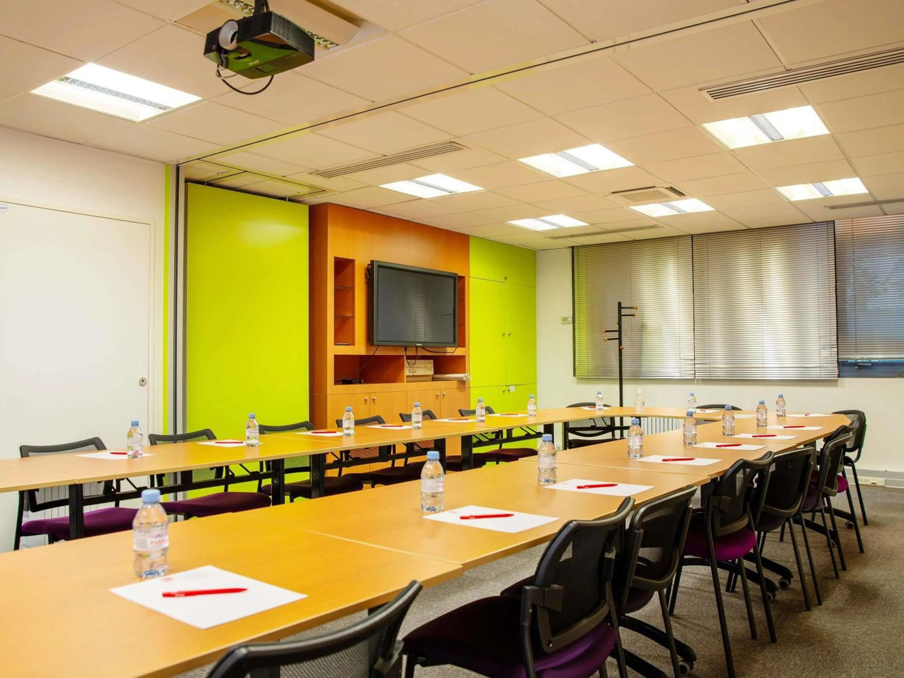 Meeting/conference room in ibis Paris Bercy Village