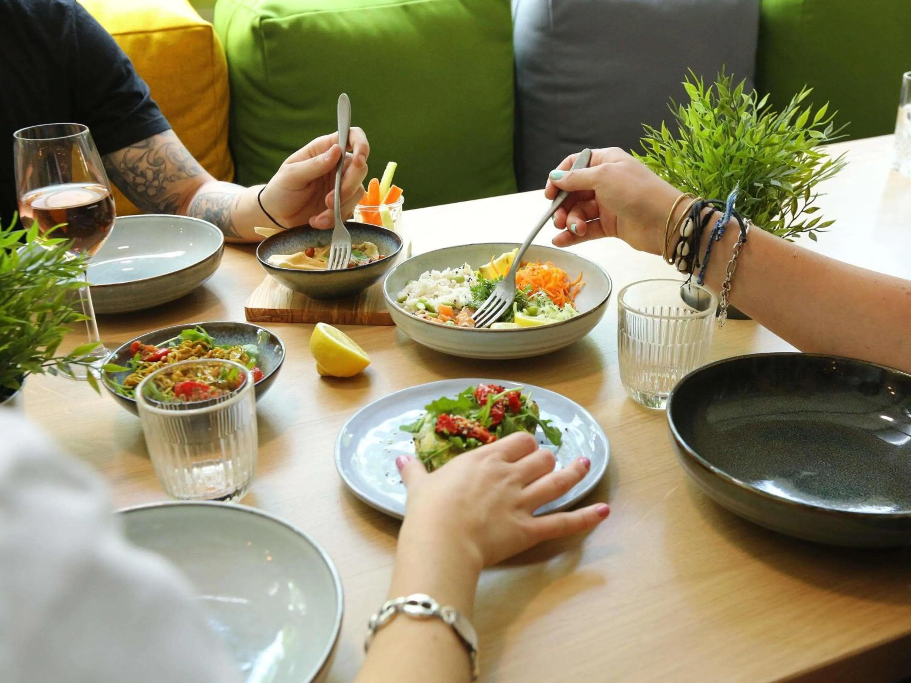 Restaurant/places to eat in ibis Paris Bercy Village